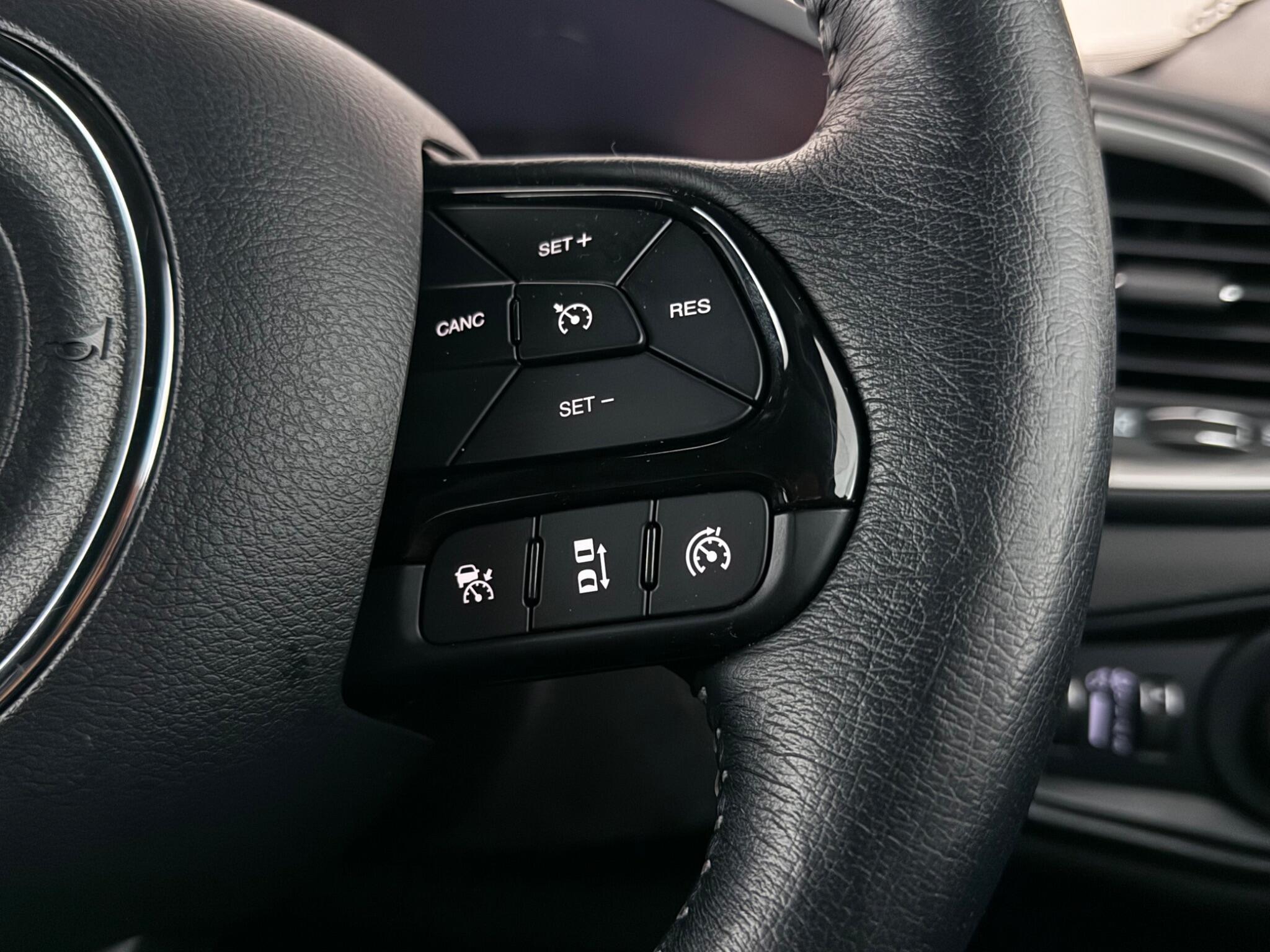 Jeep Renegade view 16