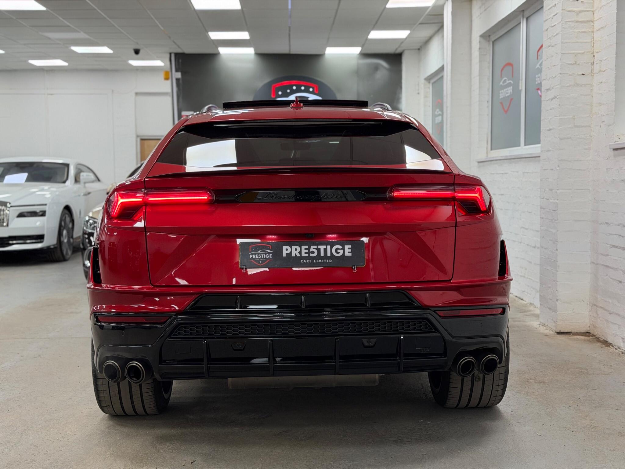 Lamborghini Urus view 43