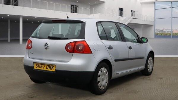 Volkswagen Golf view 4