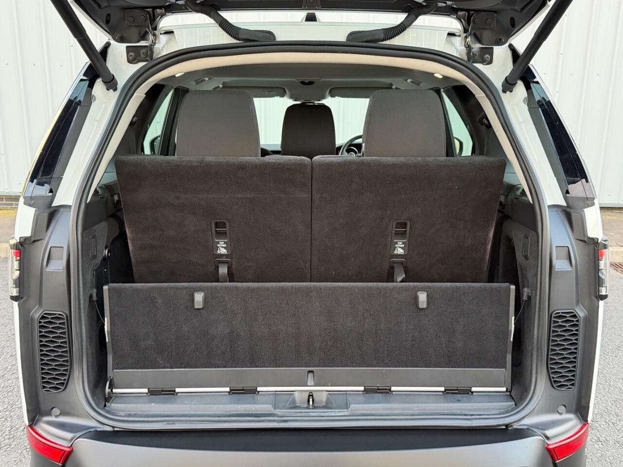 Land Rover Discovery view 12