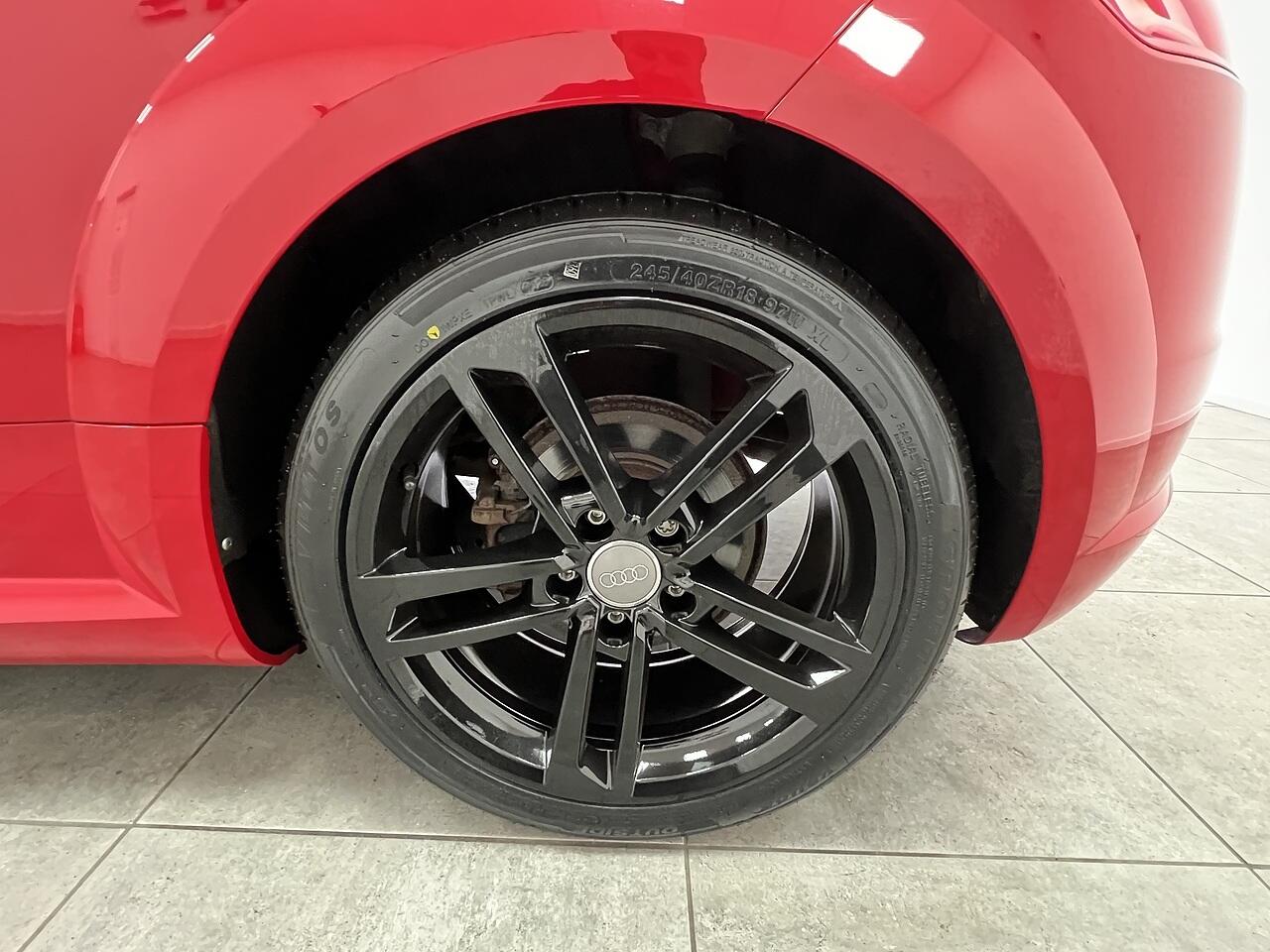 Audi TT view 16