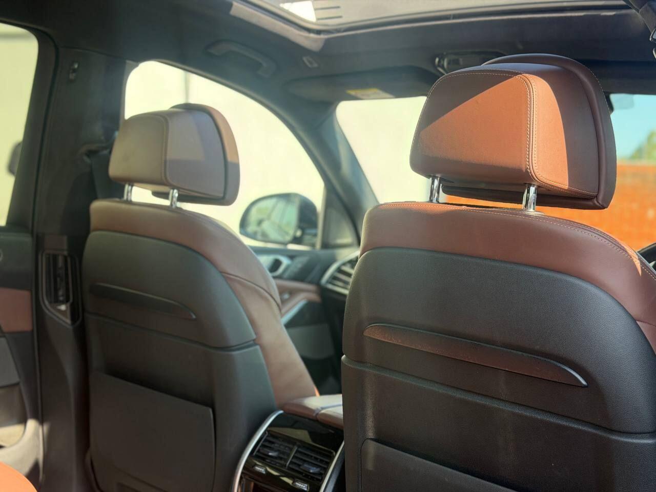 BMW X7 view 17