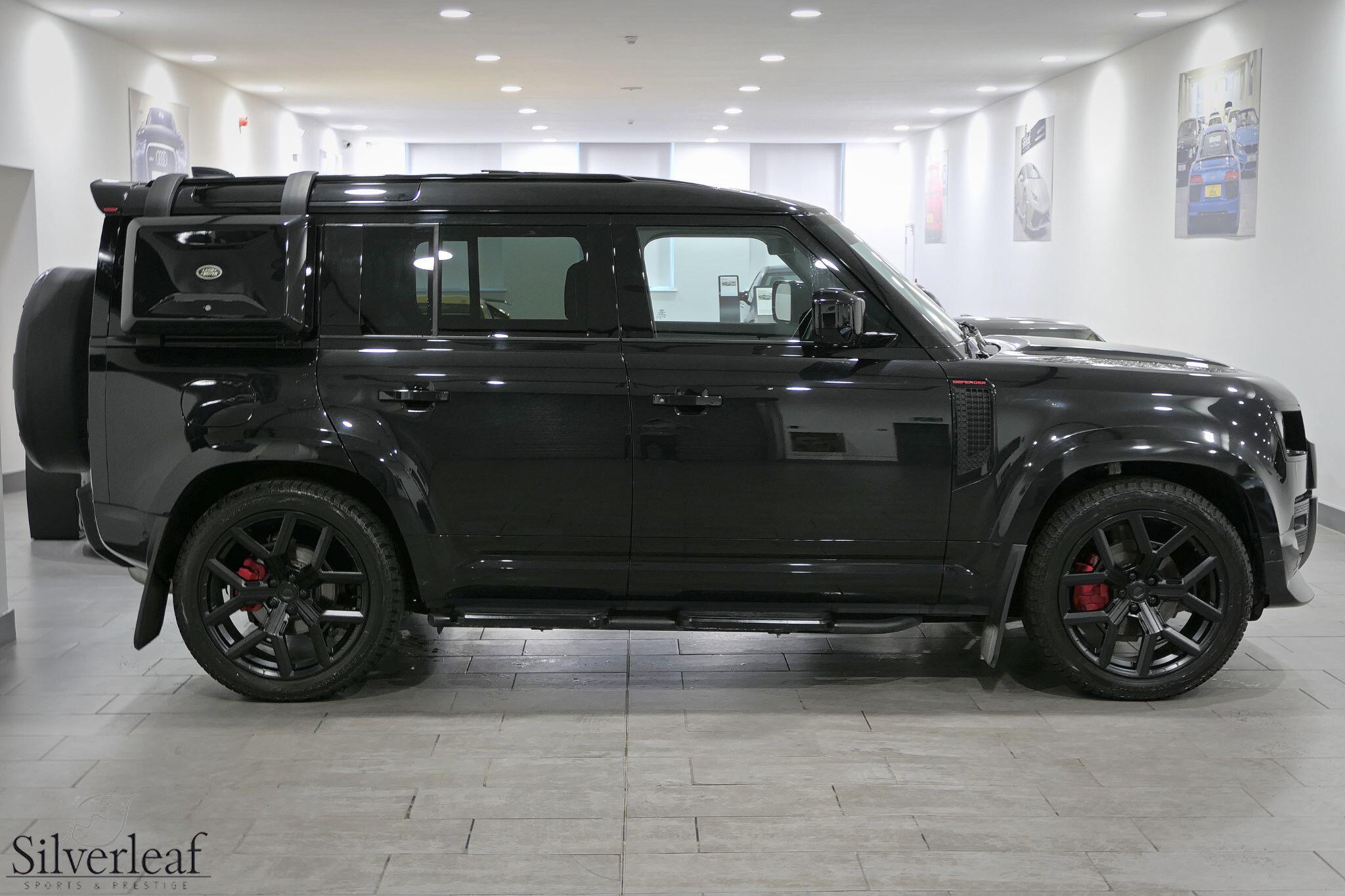 Land Rover Defender view 3