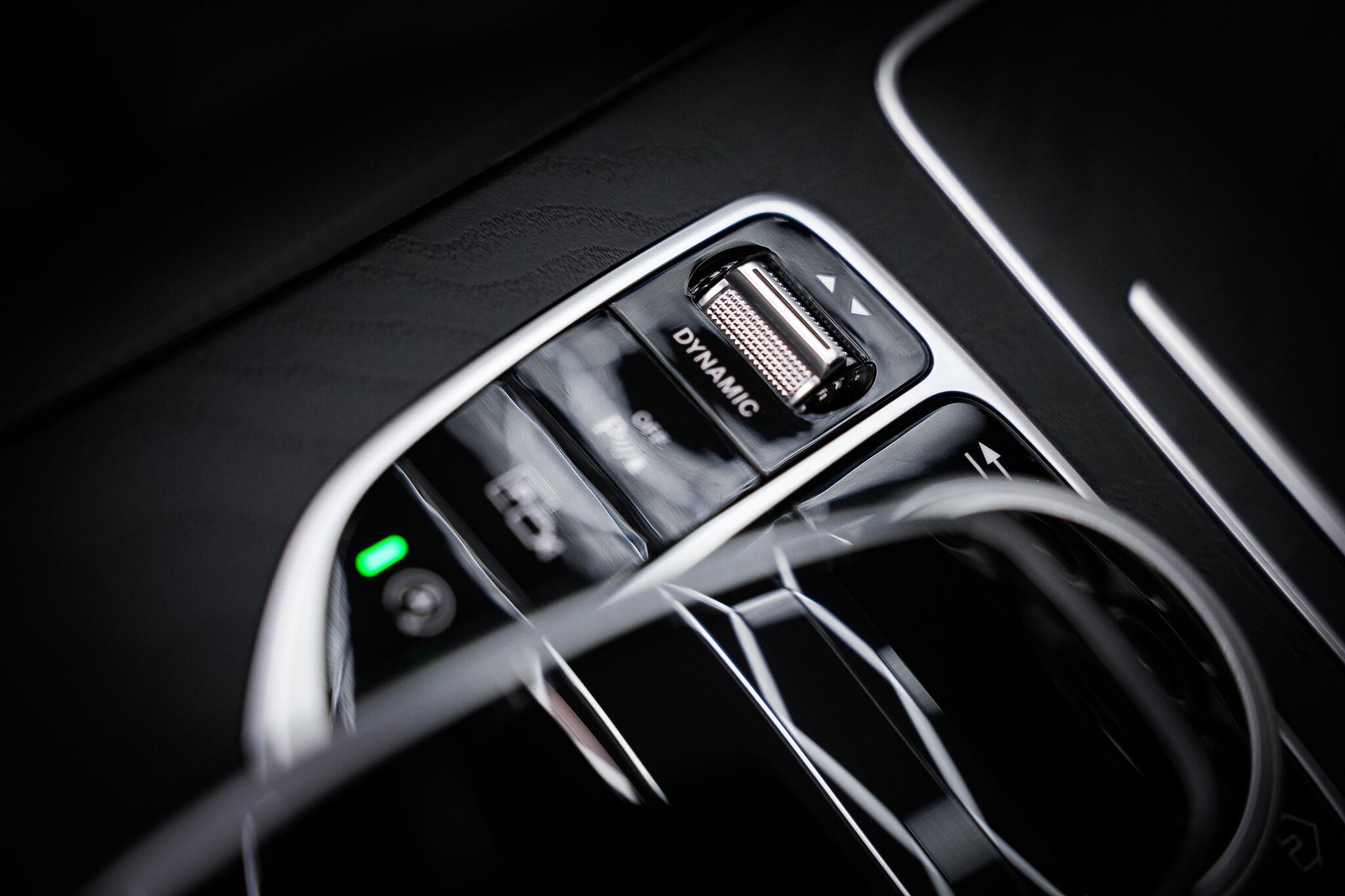 Mercedes-Benz C-Class view 50