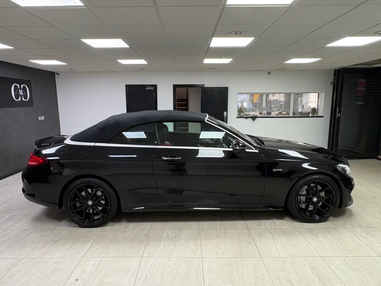 Mercedes-Benz C-Class view 37