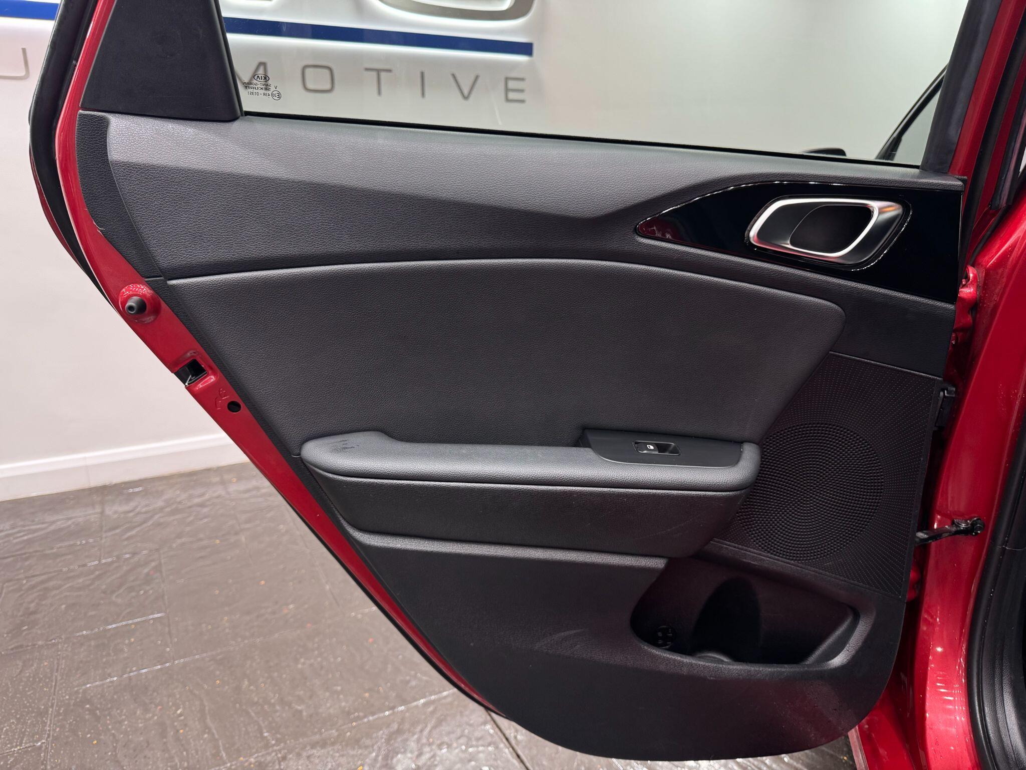 Kia Ceed view 44