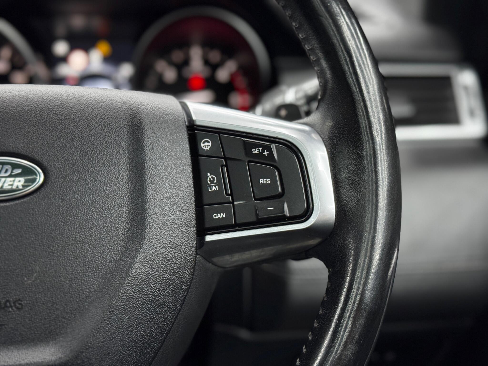 Land Rover Discovery Sport view 21