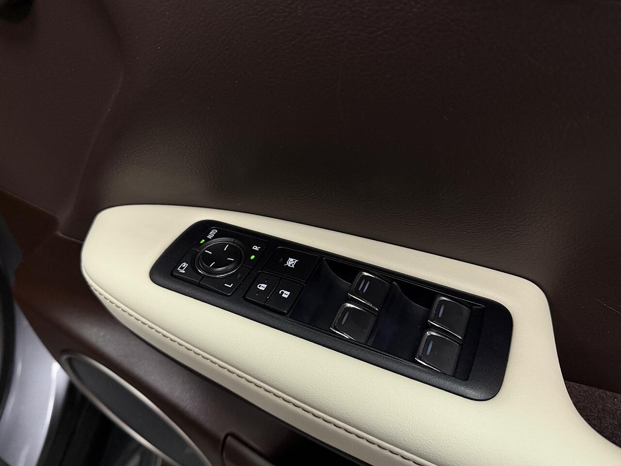 Lexus RX view 25