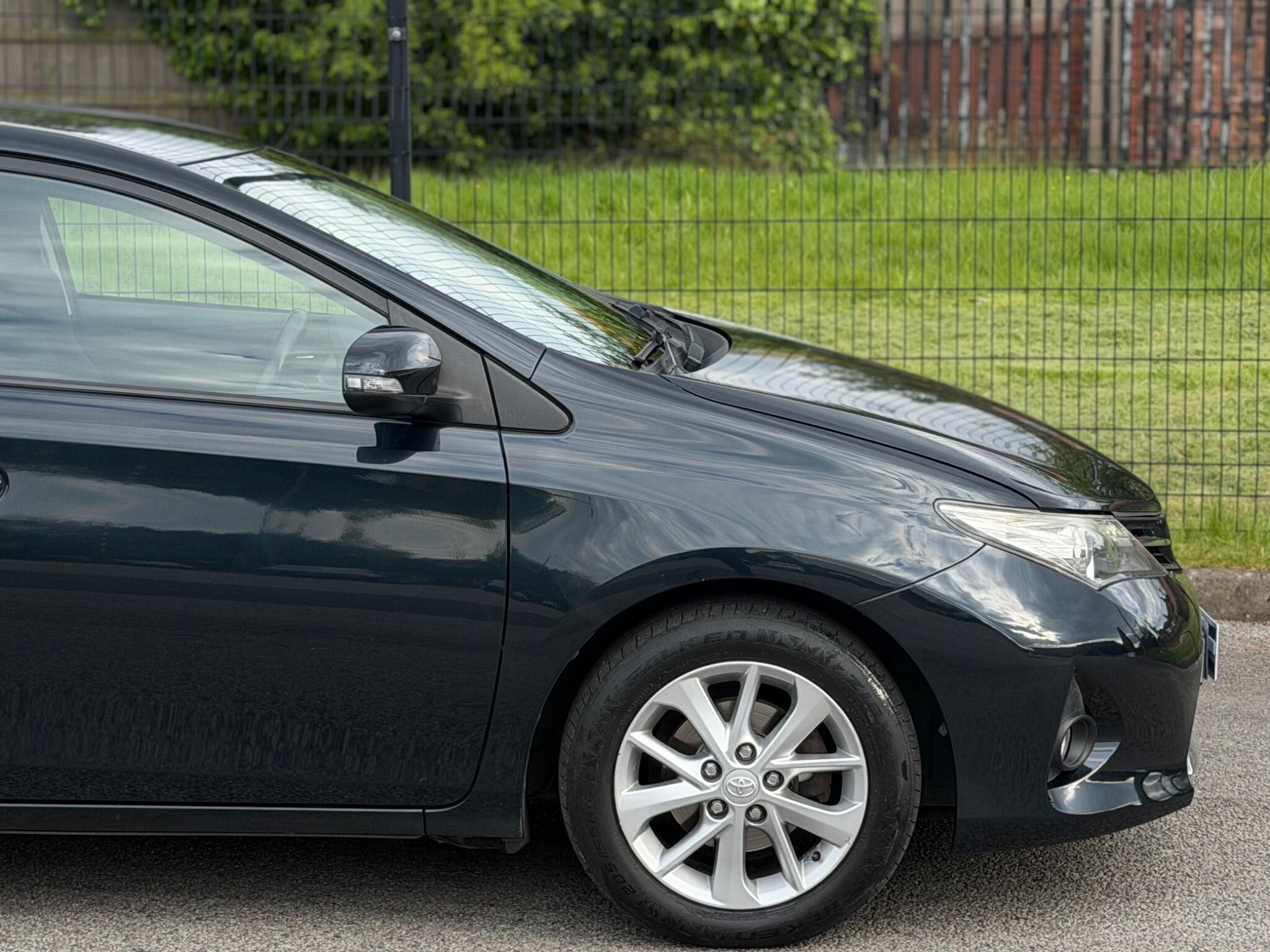 Toyota Auris view 6