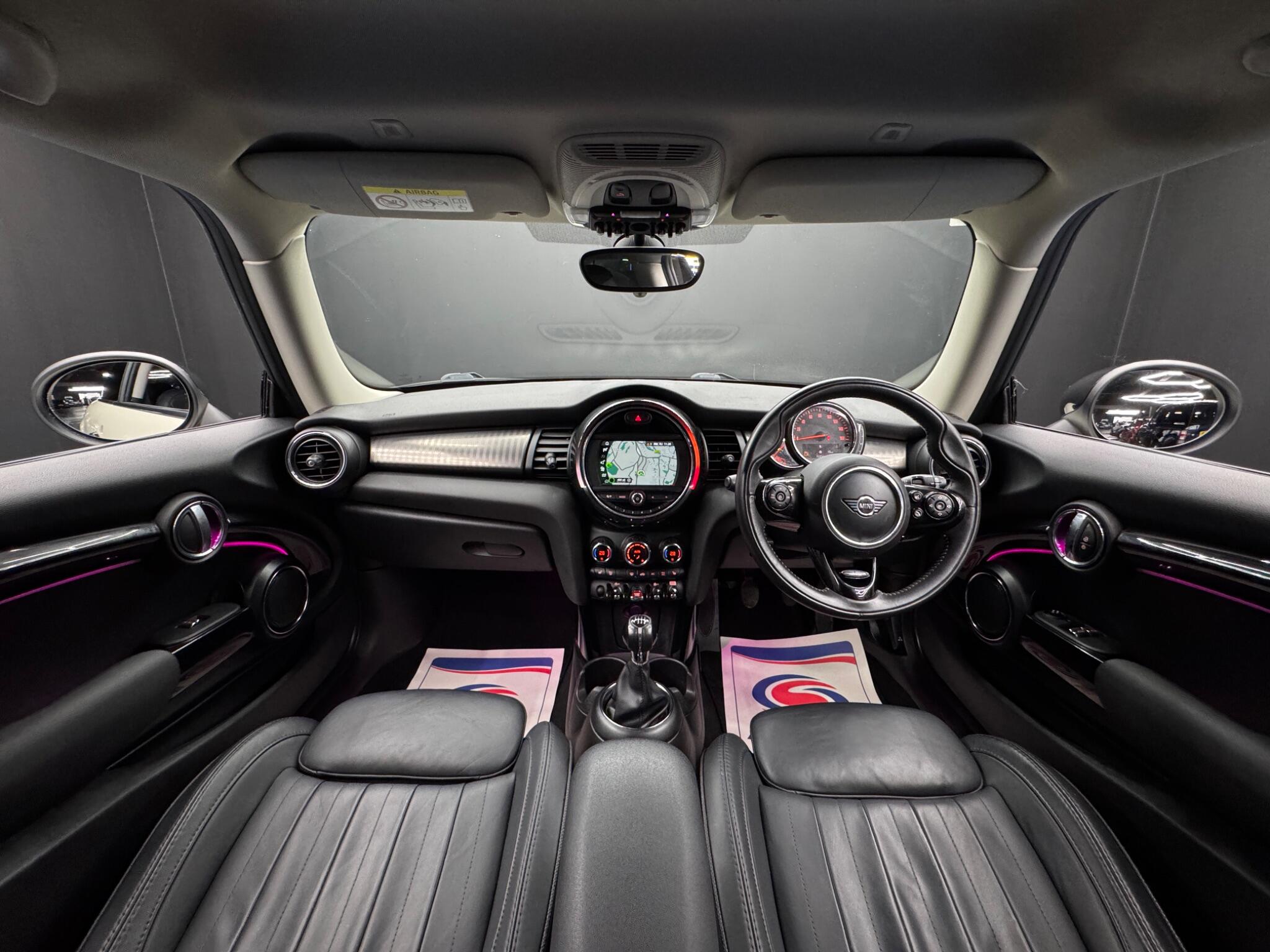 MINI Hatch view 16