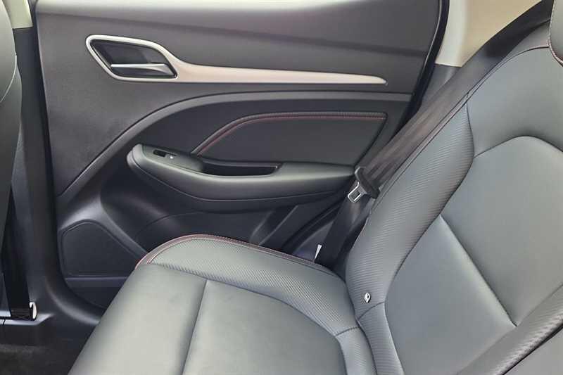 MG ZS view 26