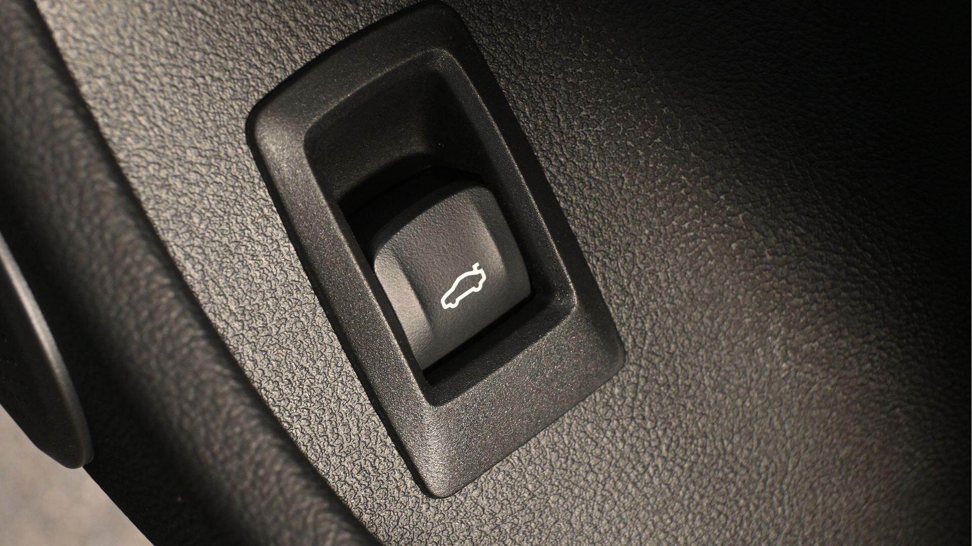 BMW i4 view 27