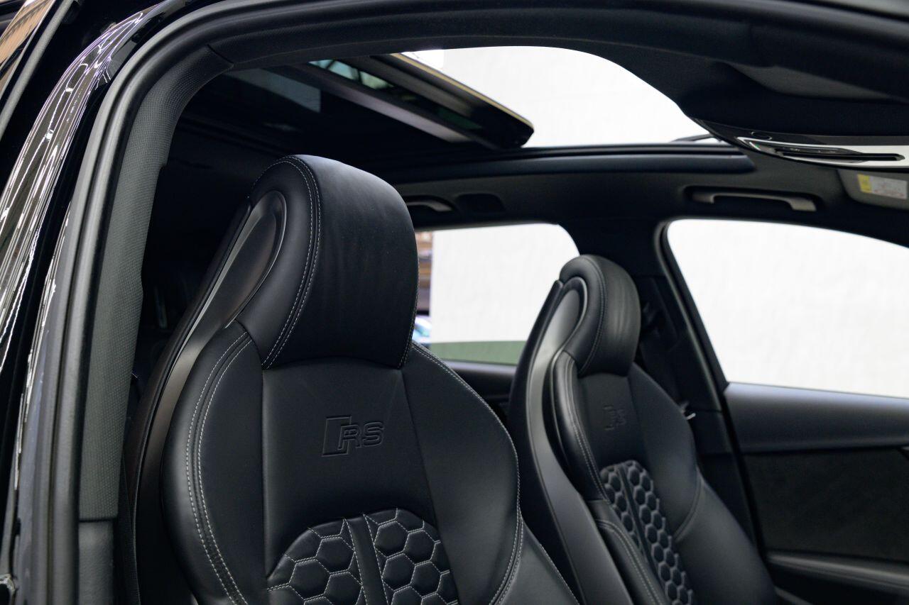Audi RS4 view 15