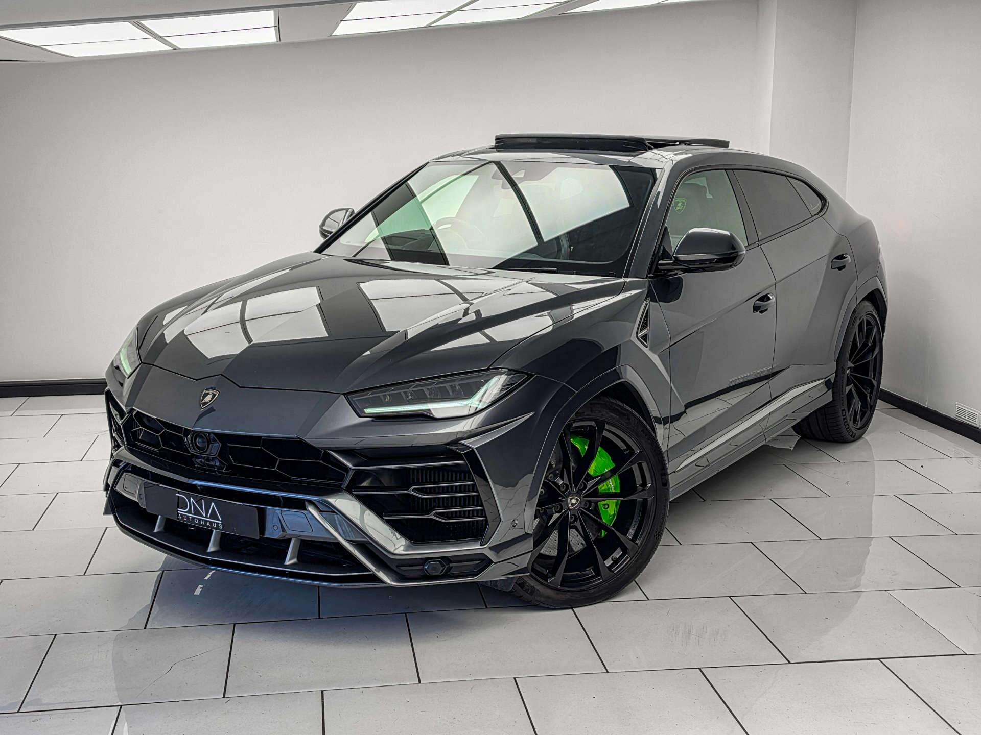 Lamborghini Urus view 11