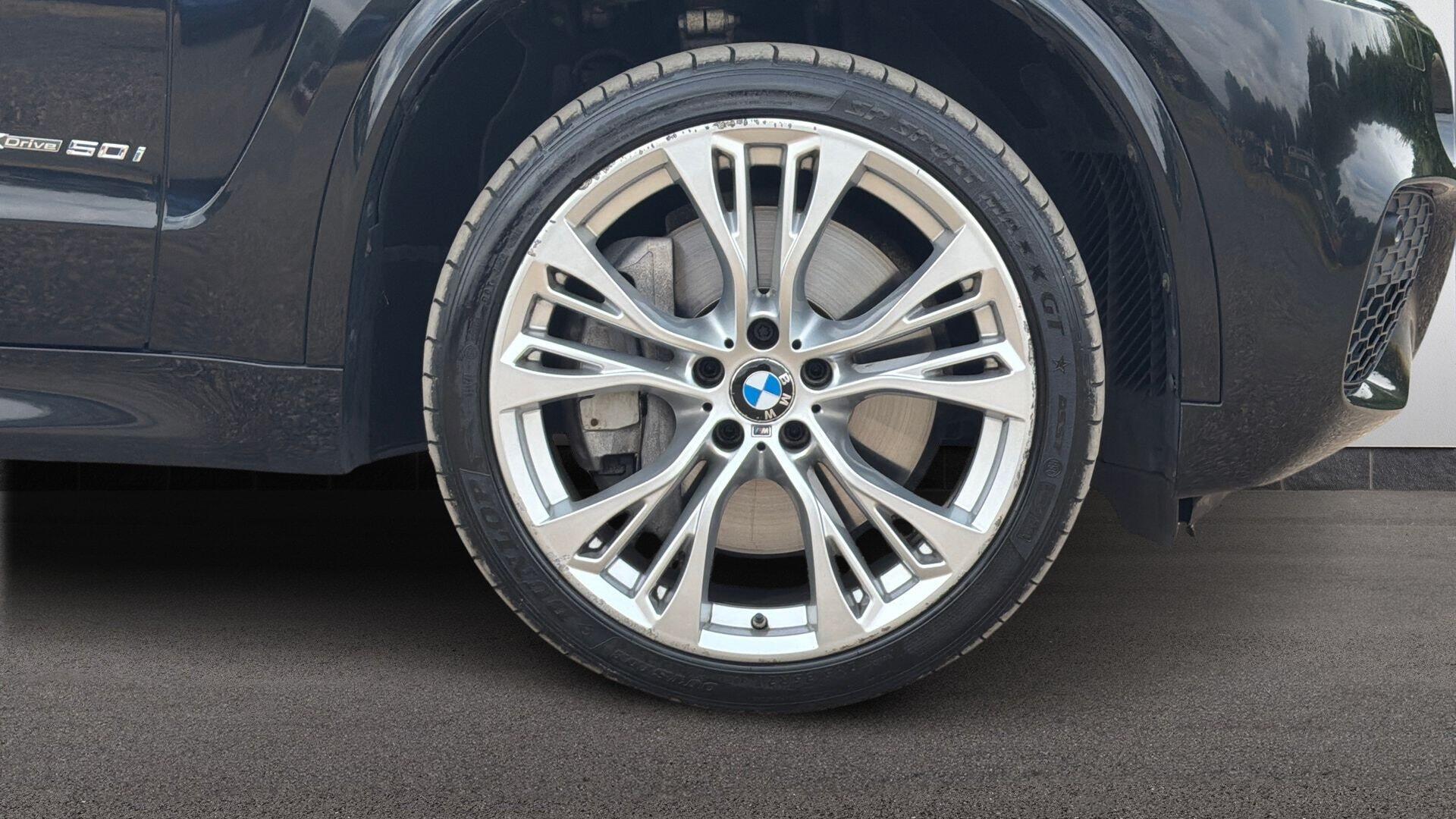 BMW X5 view 14