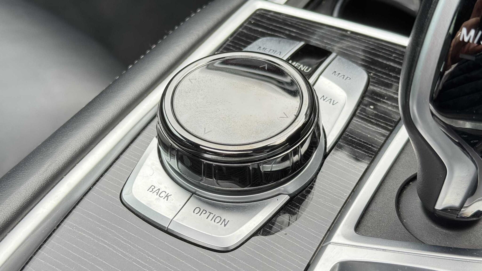 BMW 7 Series view 34
