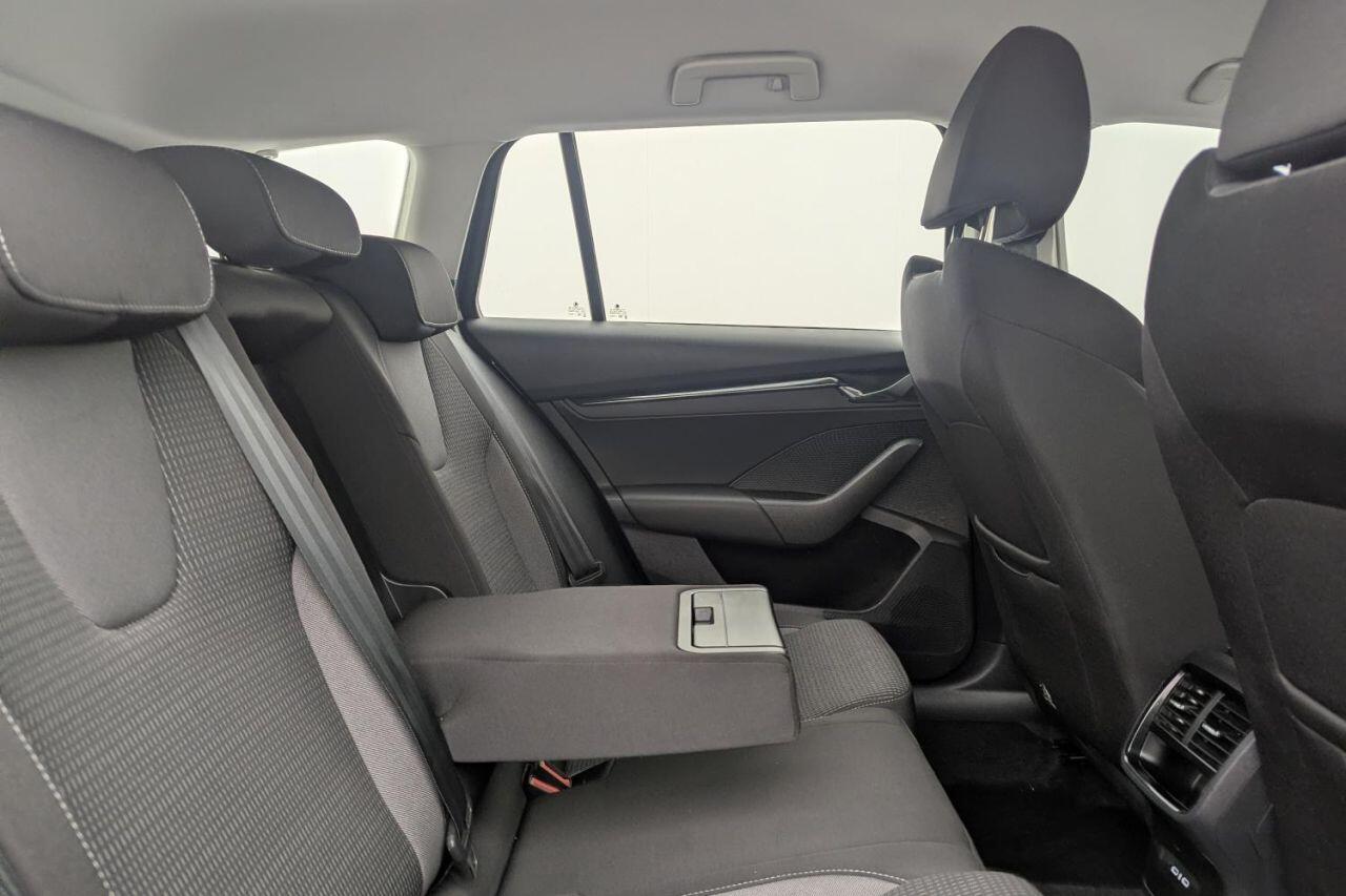 Skoda Octavia view 16