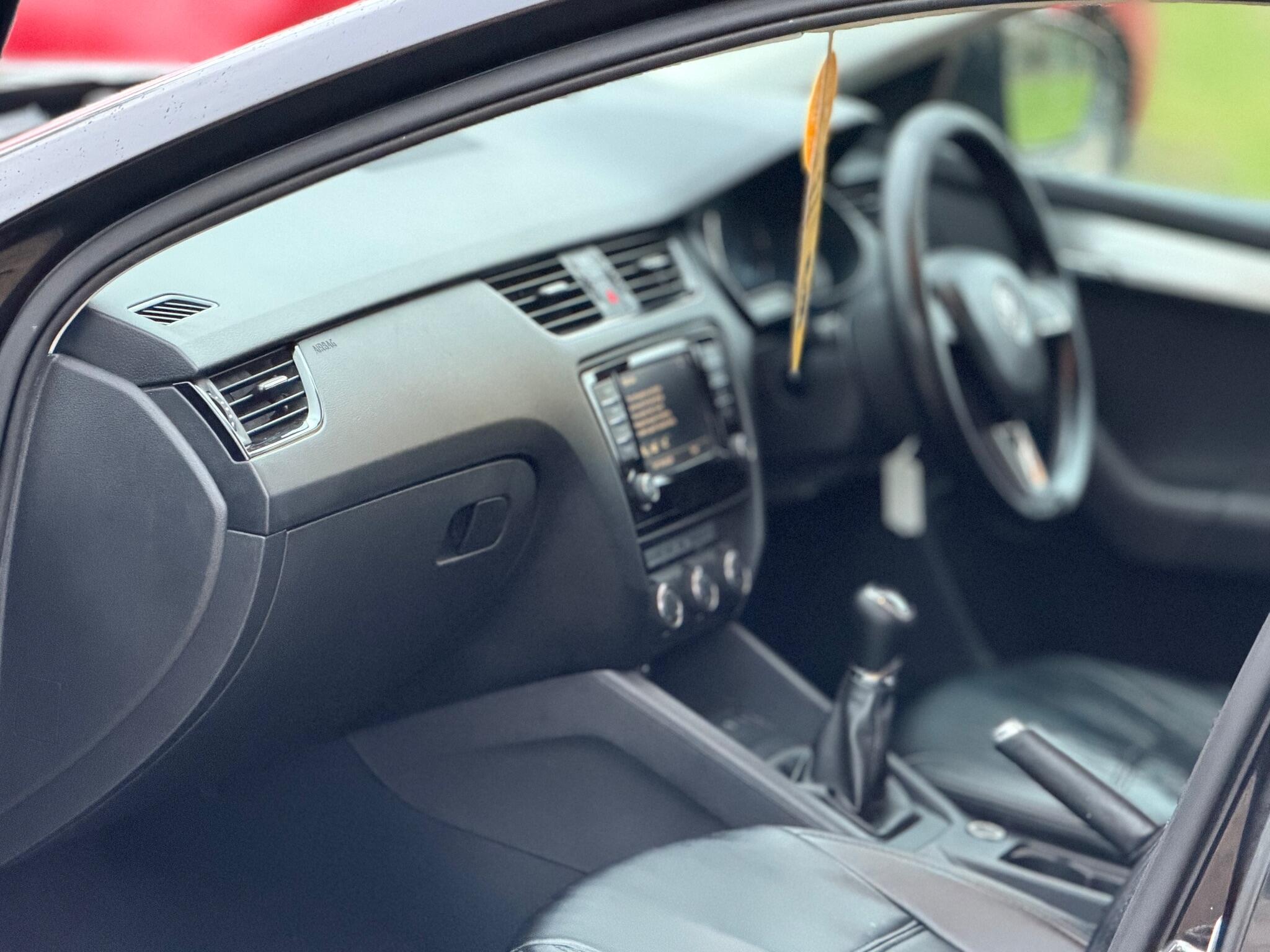 2017 Skoda Octavia 1.6 TDI S Euro 6 (s/s) 5dr image 15