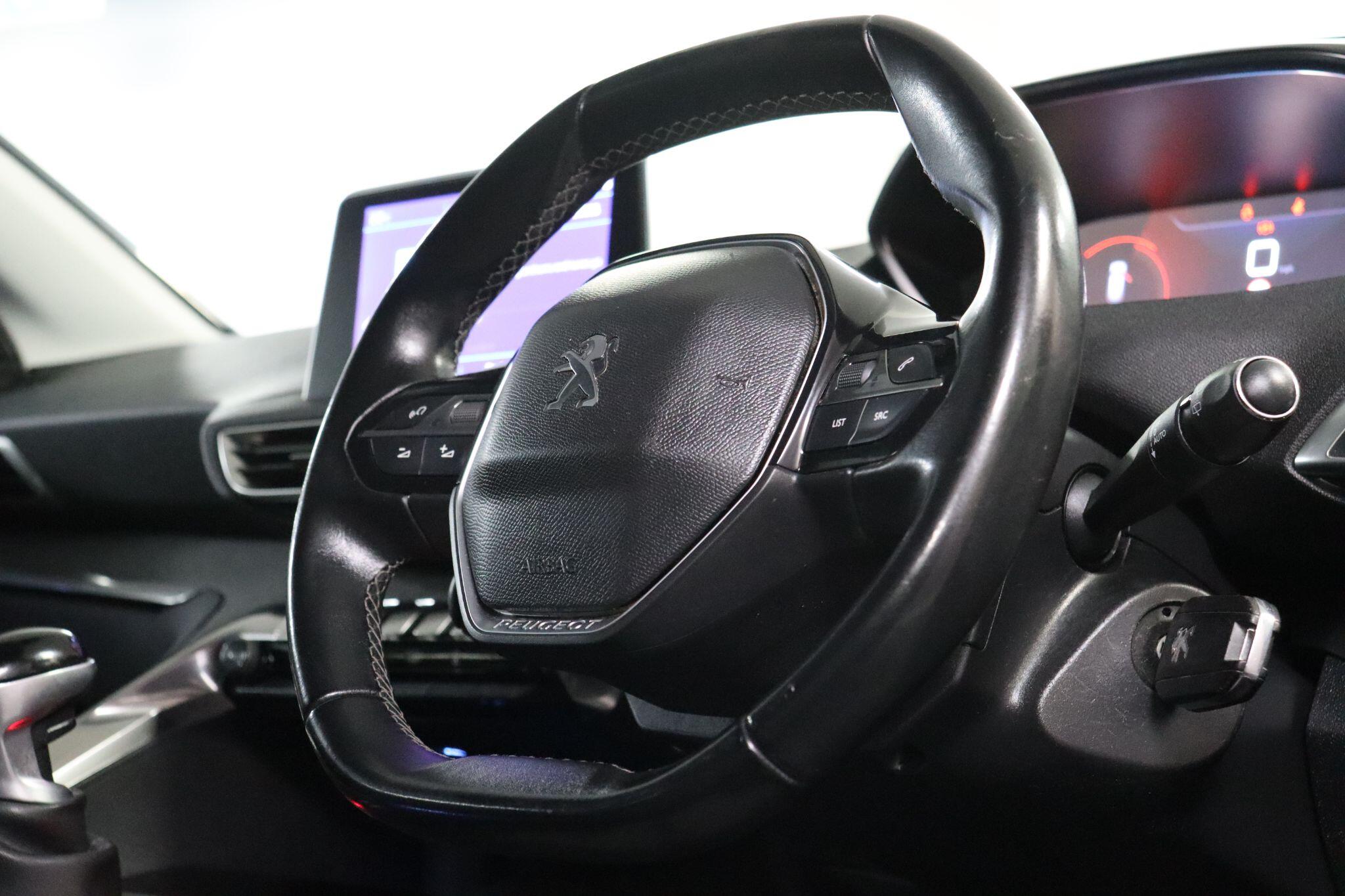 Peugeot 3008 view 16