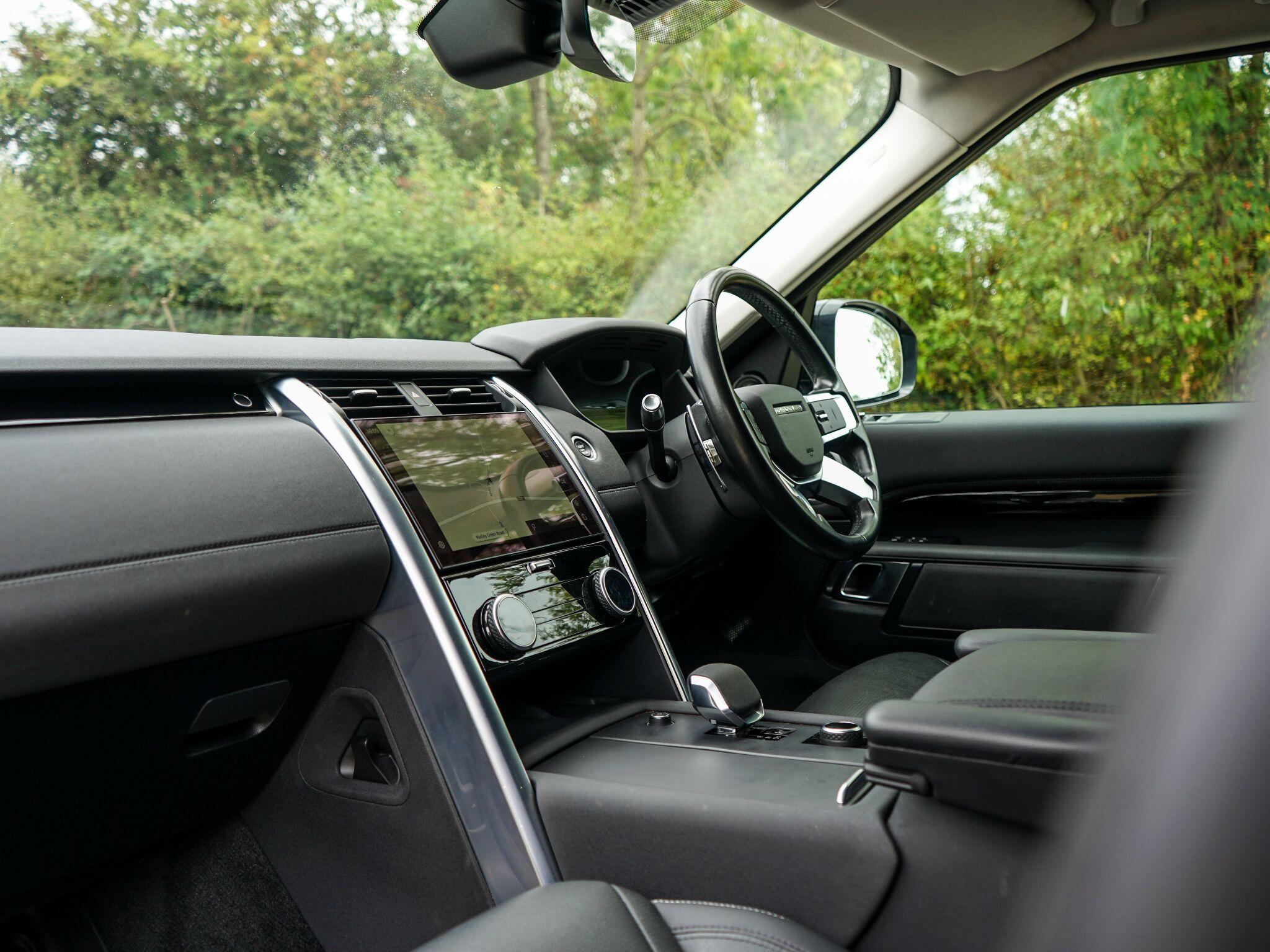 Land Rover Discovery 3 view 13