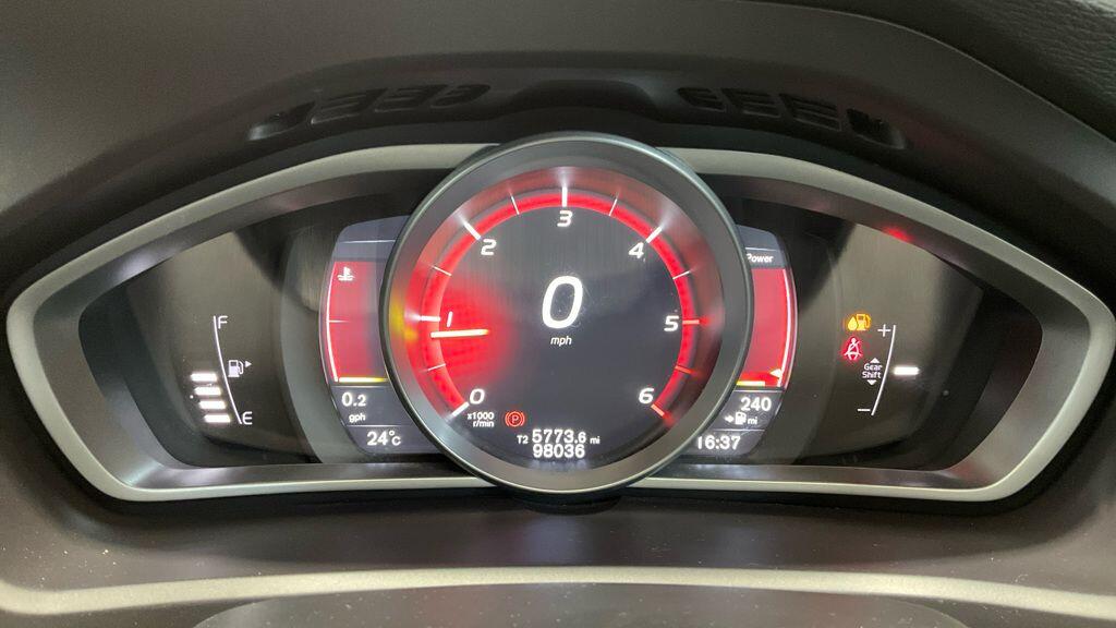 Volvo V40 view 8