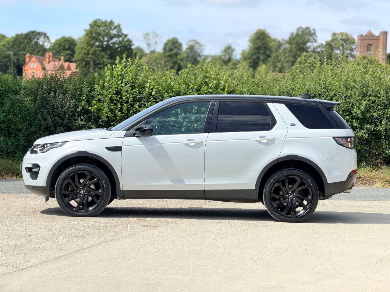 Land Rover Discovery Sport view 7