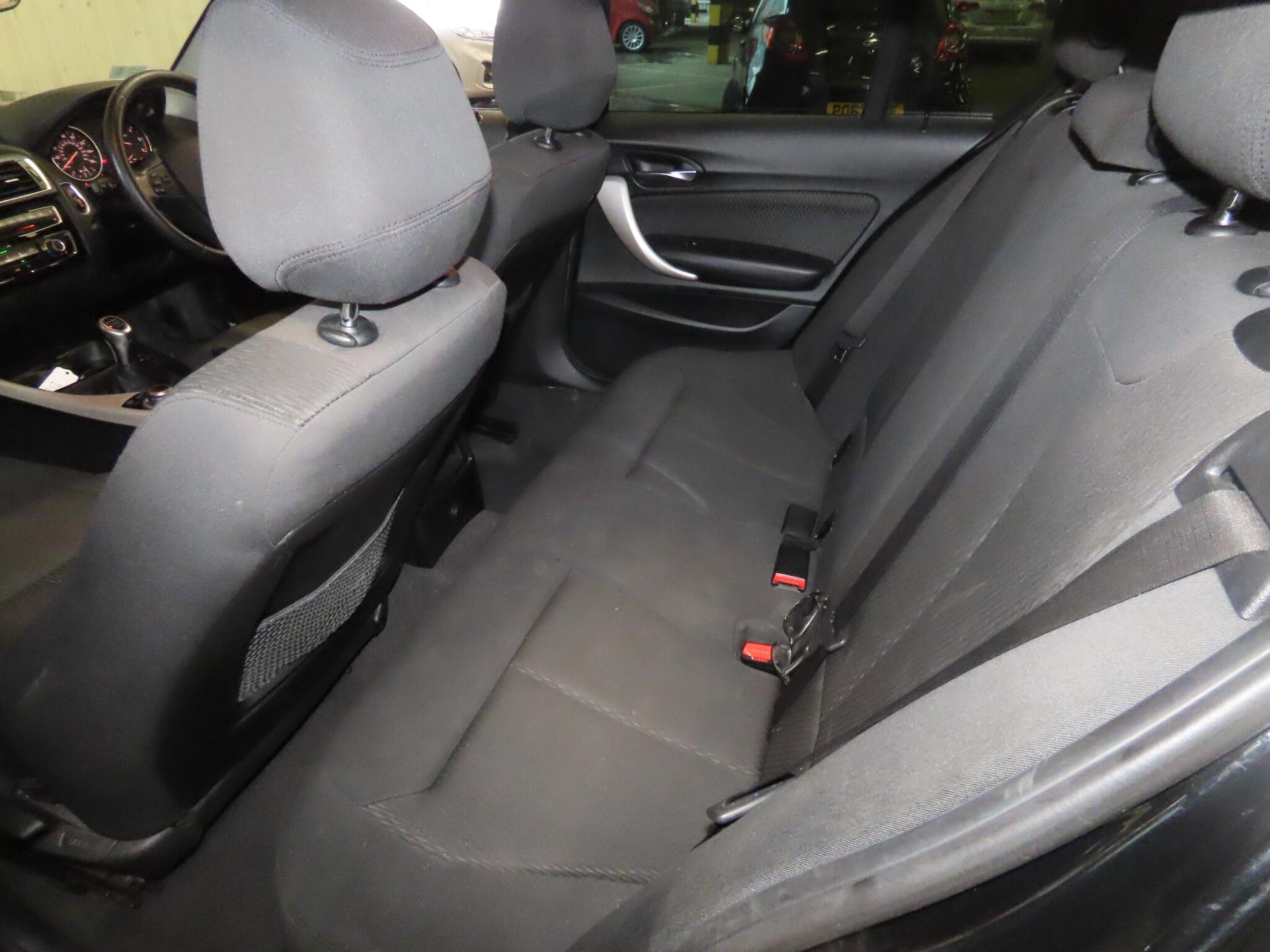 BMW 1 Series view 10