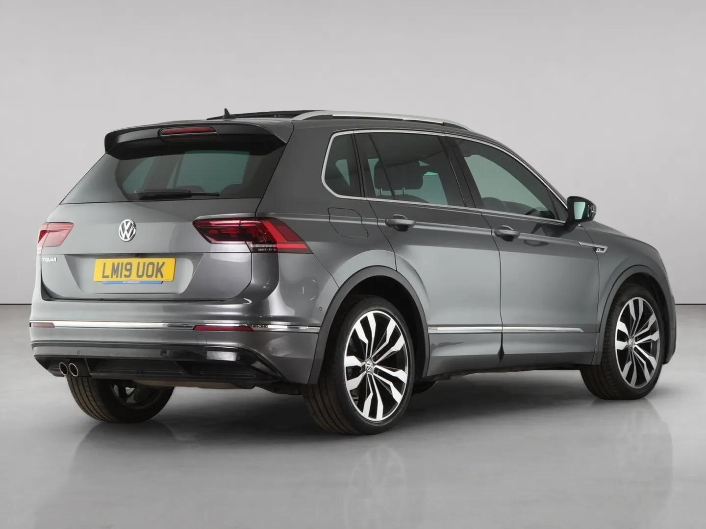 Volkswagen Tiguan view 12