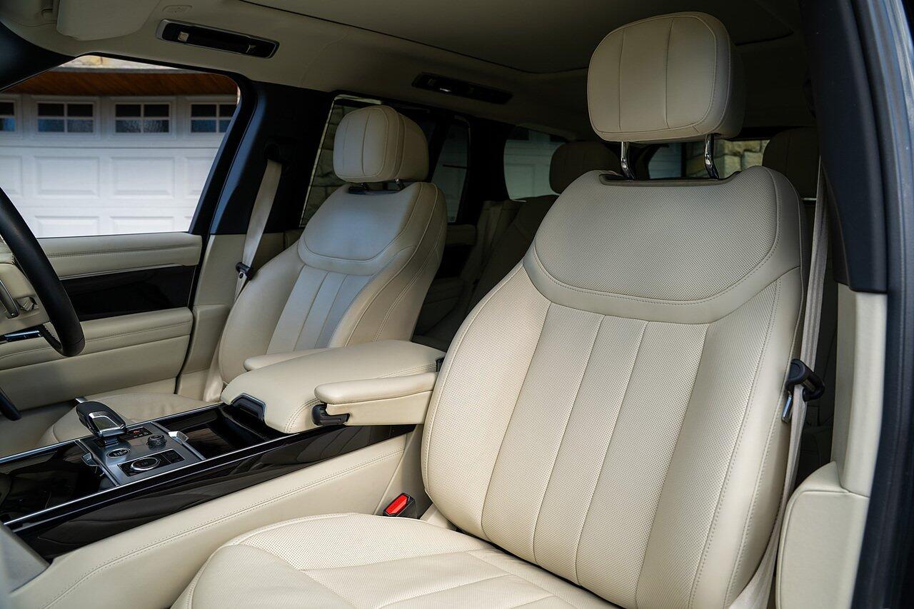 Land Rover Range Rover view 64