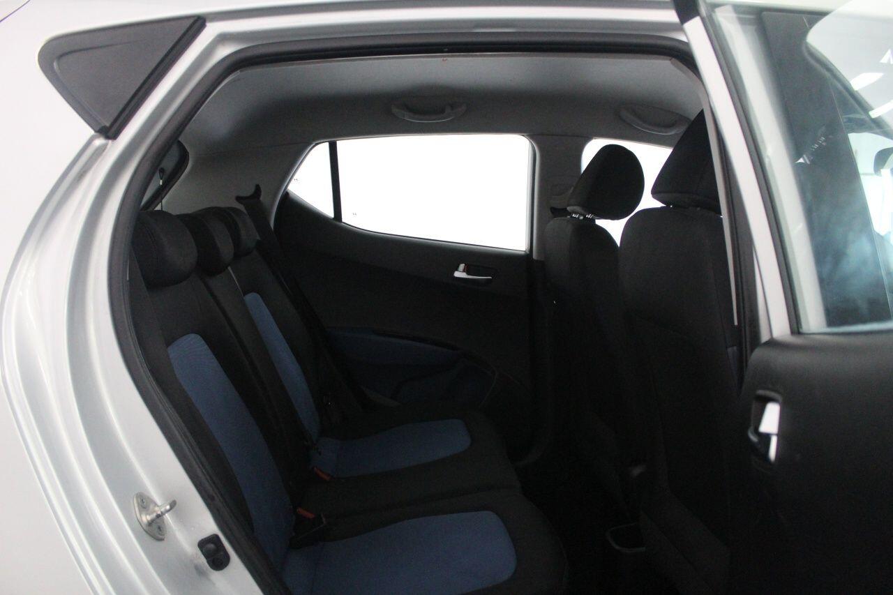 Hyundai i10 view 49