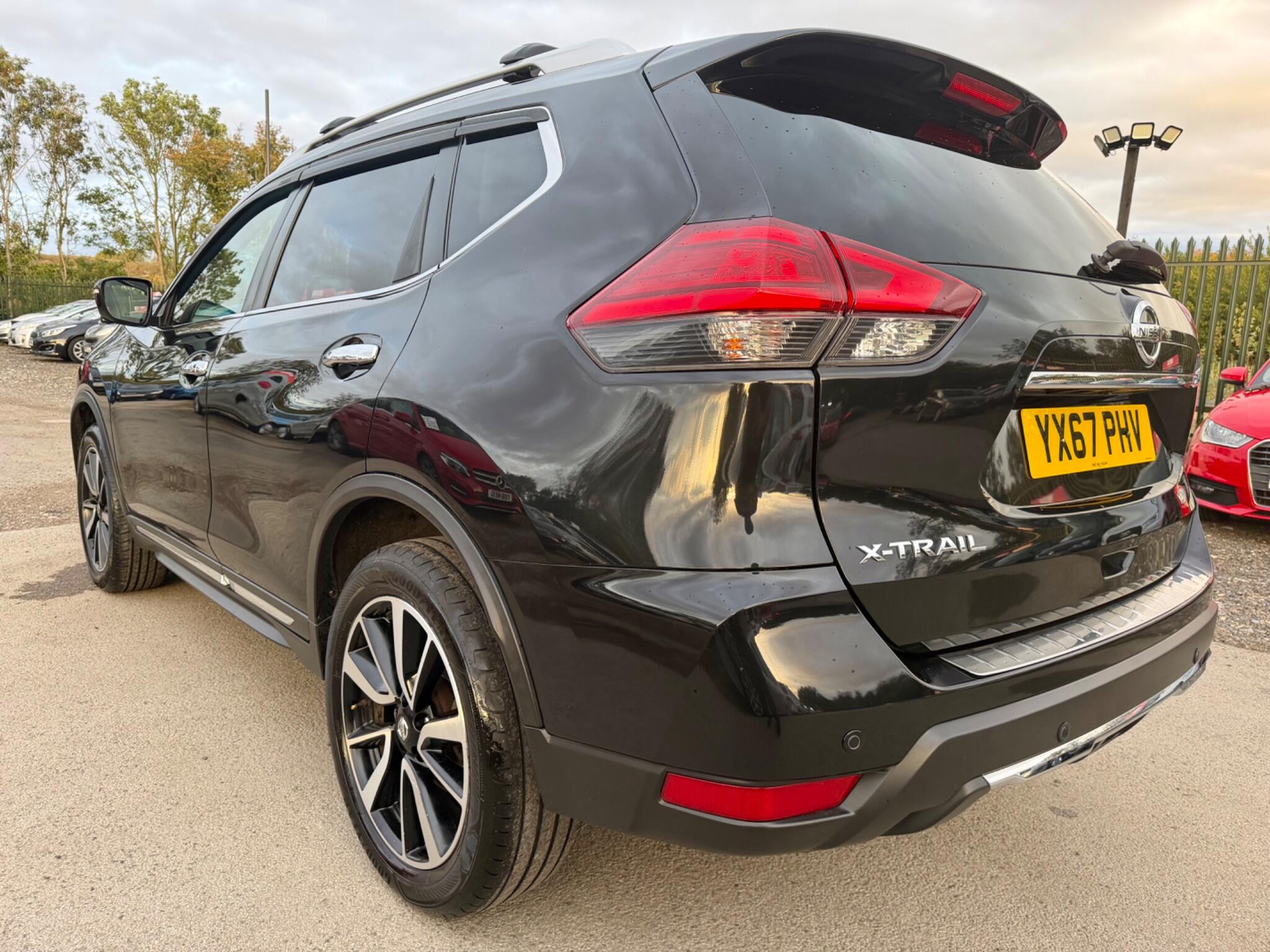 Nissan X-Trail view 12