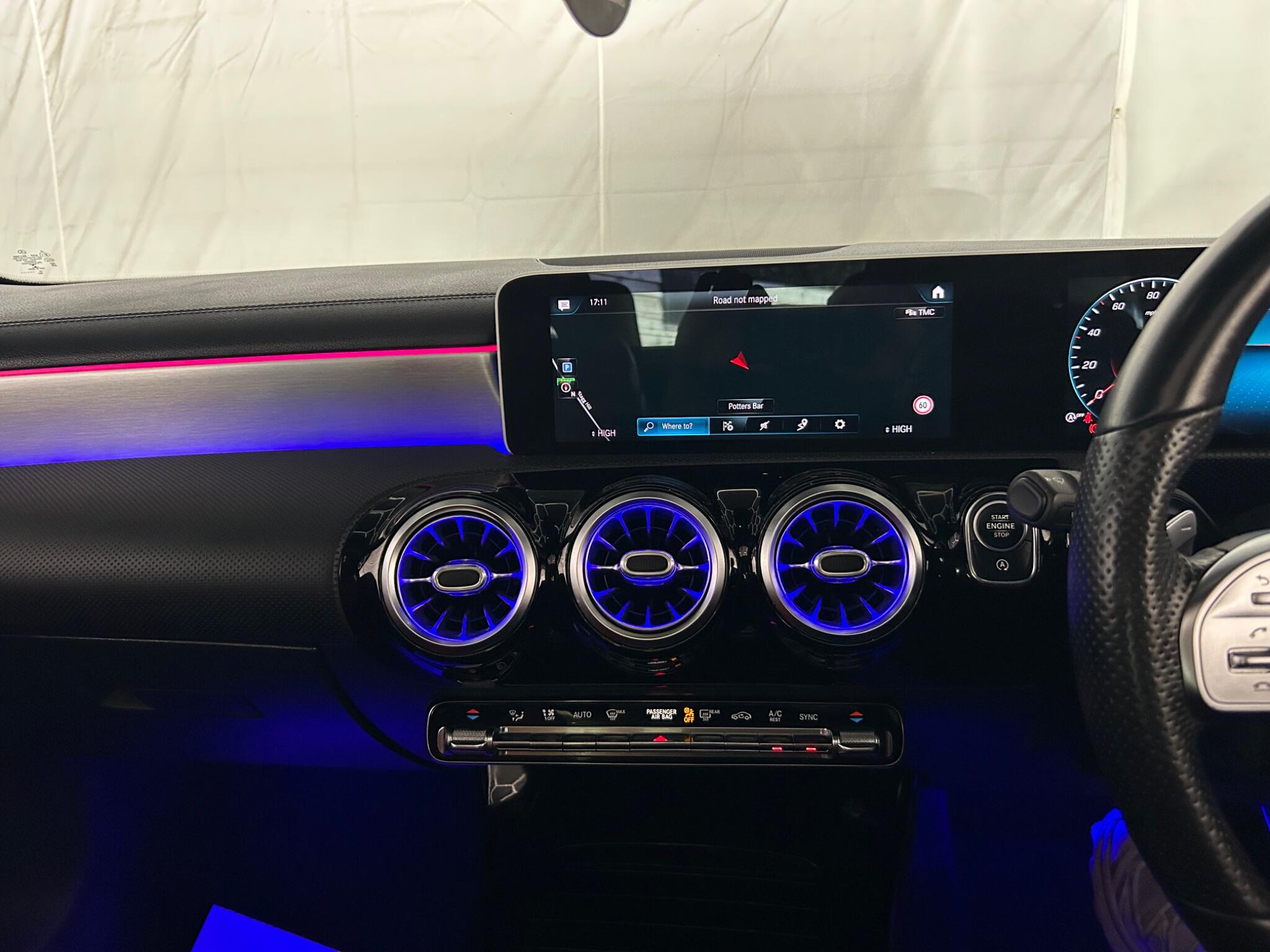Mercedes-Benz Cla view 37