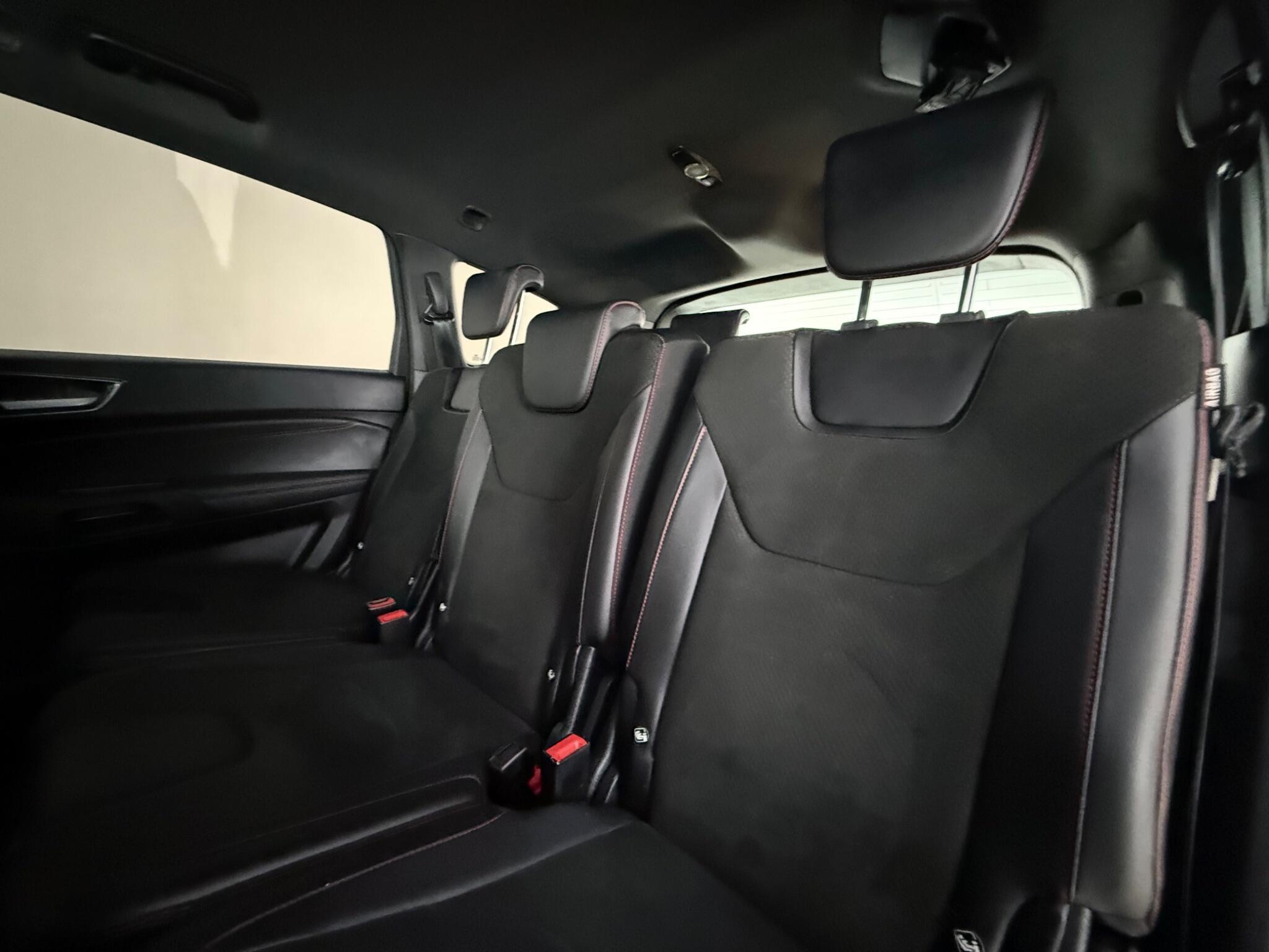 Ford S-Max view 28