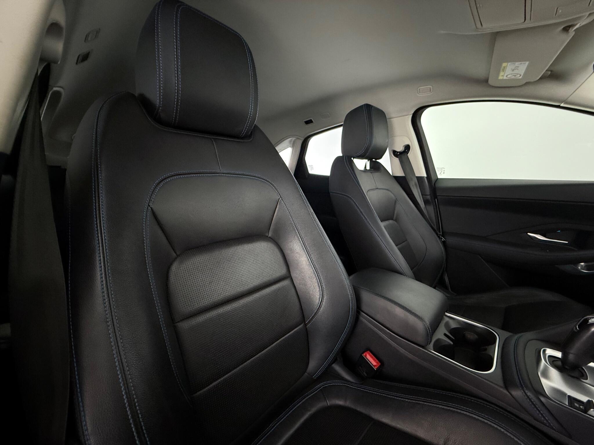 Jaguar E-Pace view 27