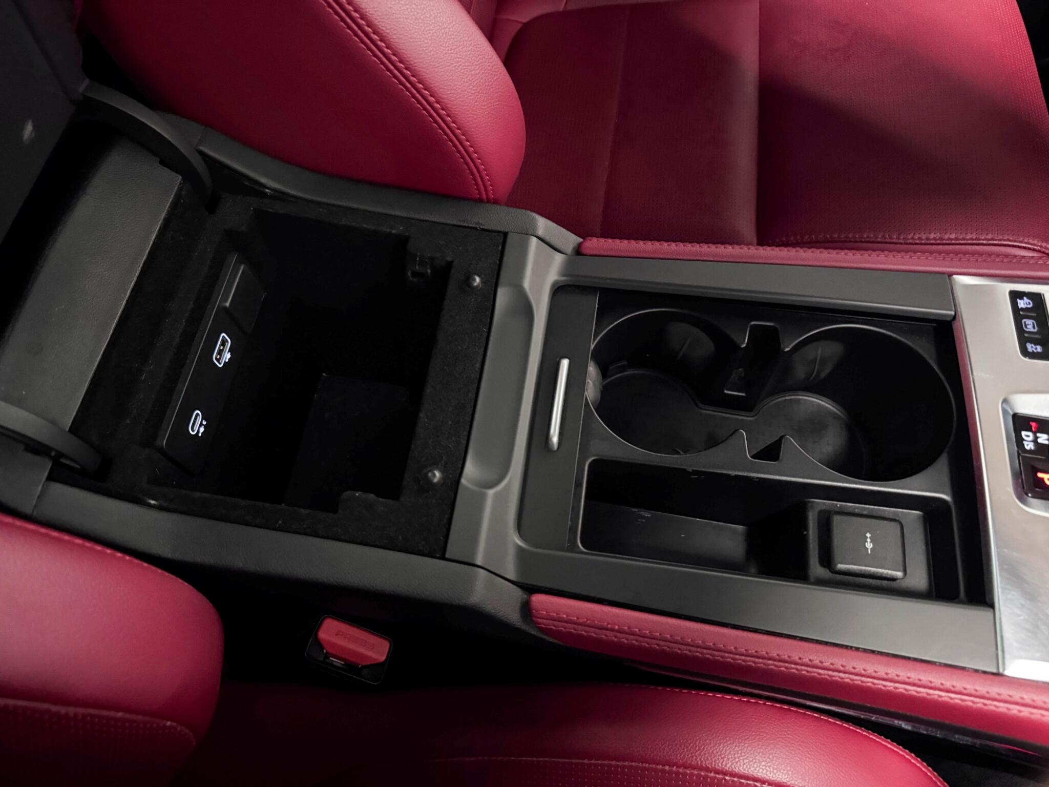 Jaguar F-Pace view 31