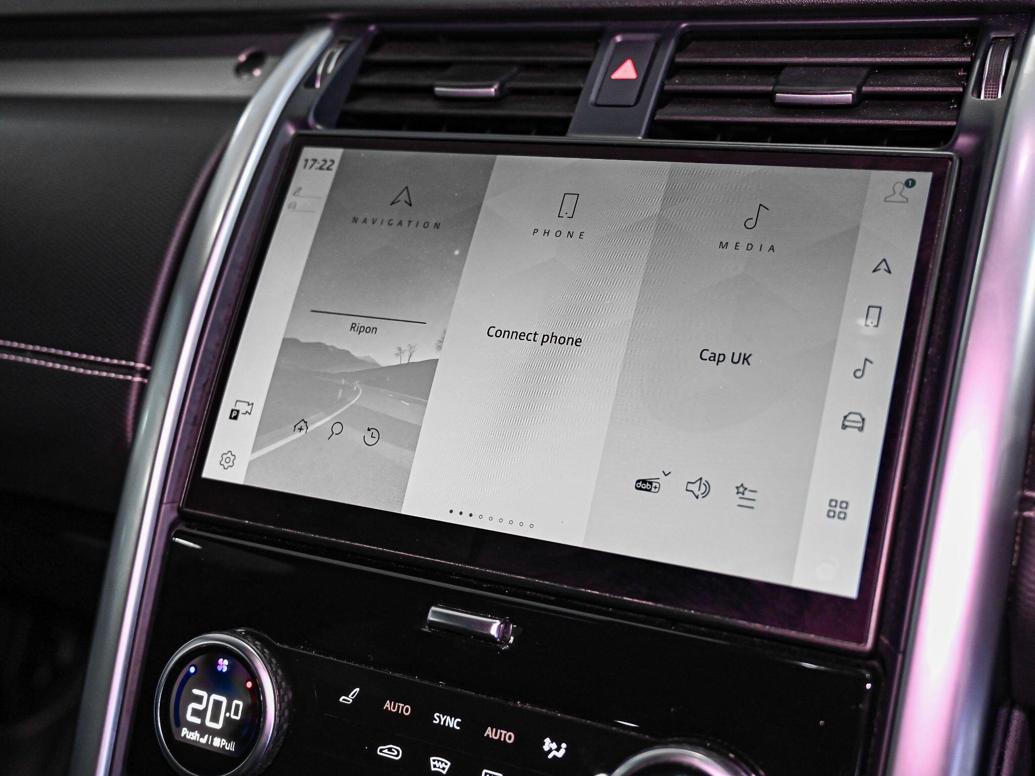 Land Rover Discovery view 13