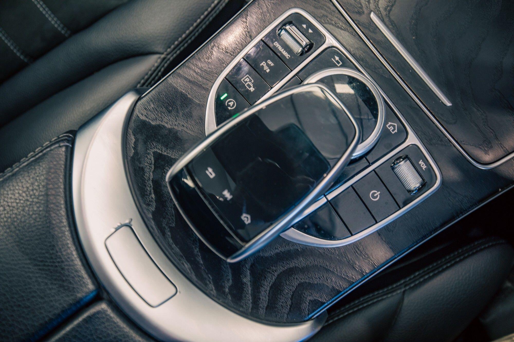 Mercedes-Benz C-Class view 19