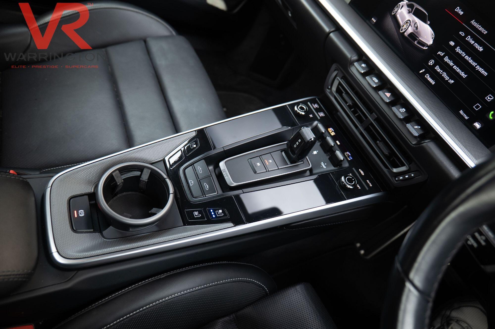 Porsche 911 view 28