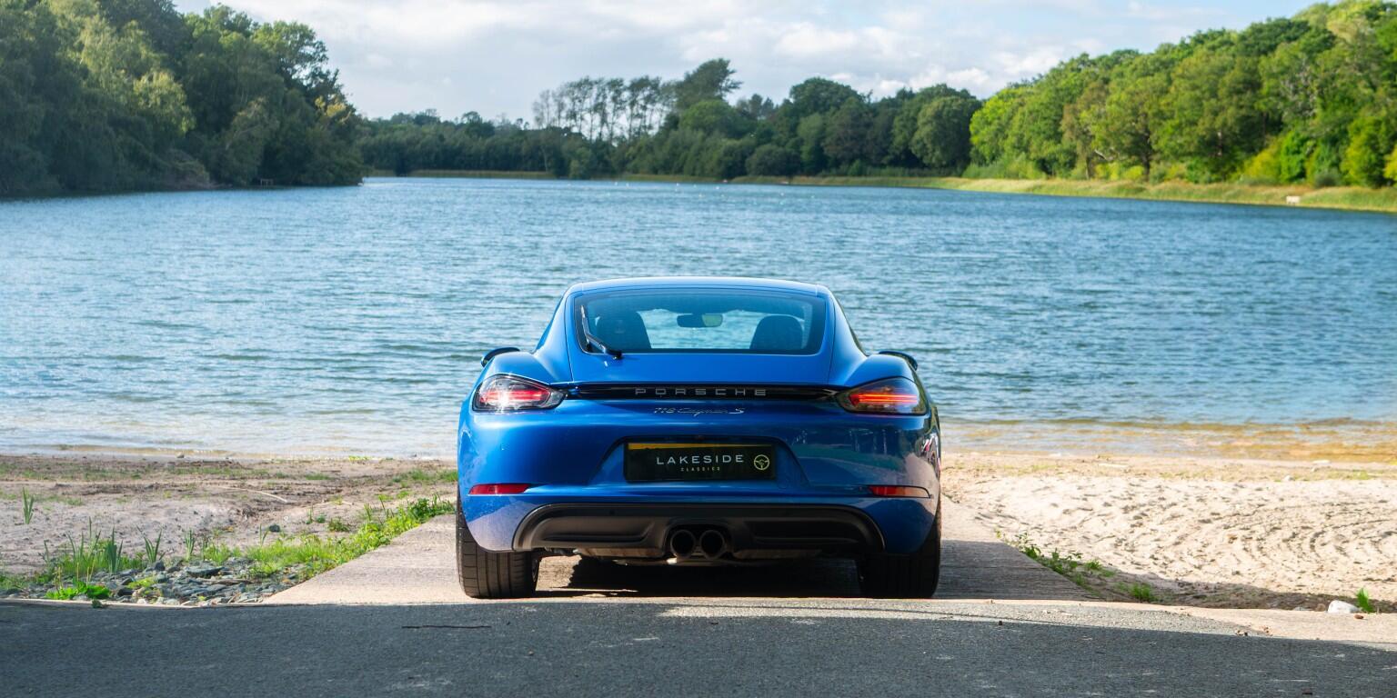 Porsche Cayman view 5