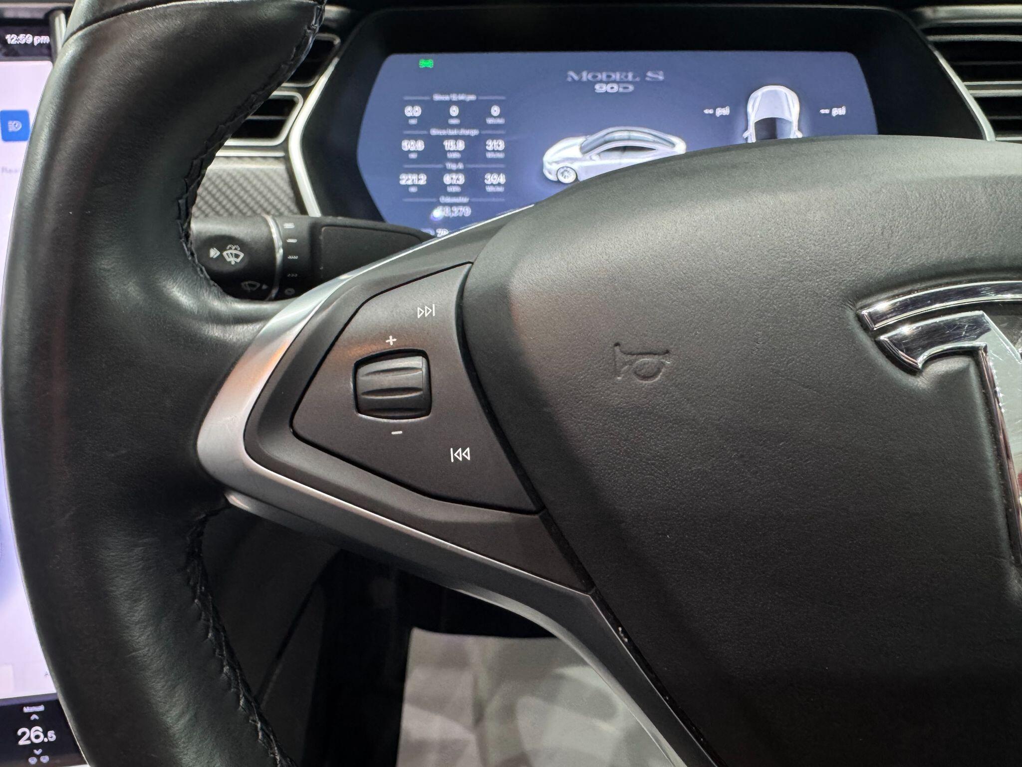 Tesla Model S view 31