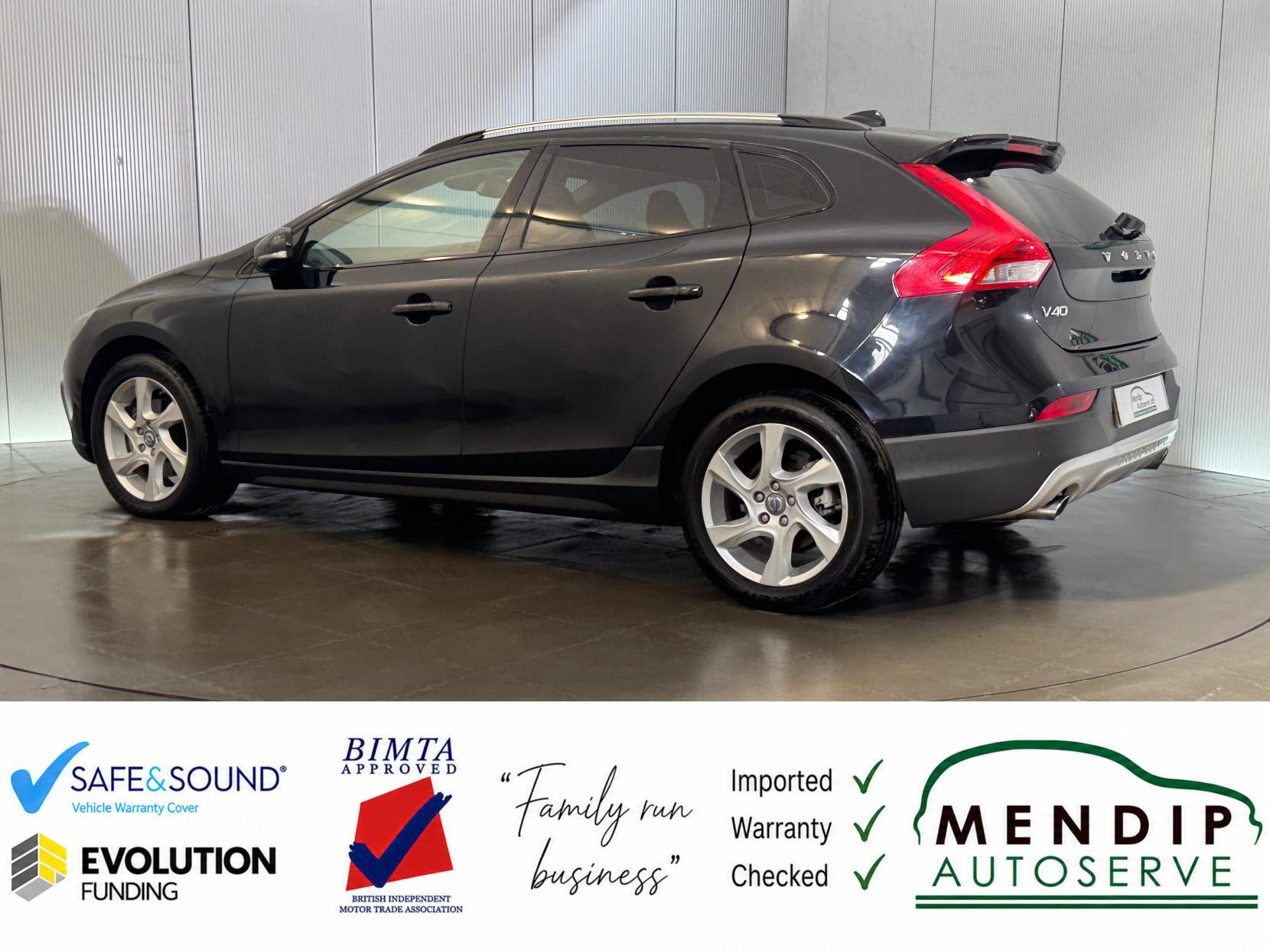 Volvo V40 Cross Country view 9