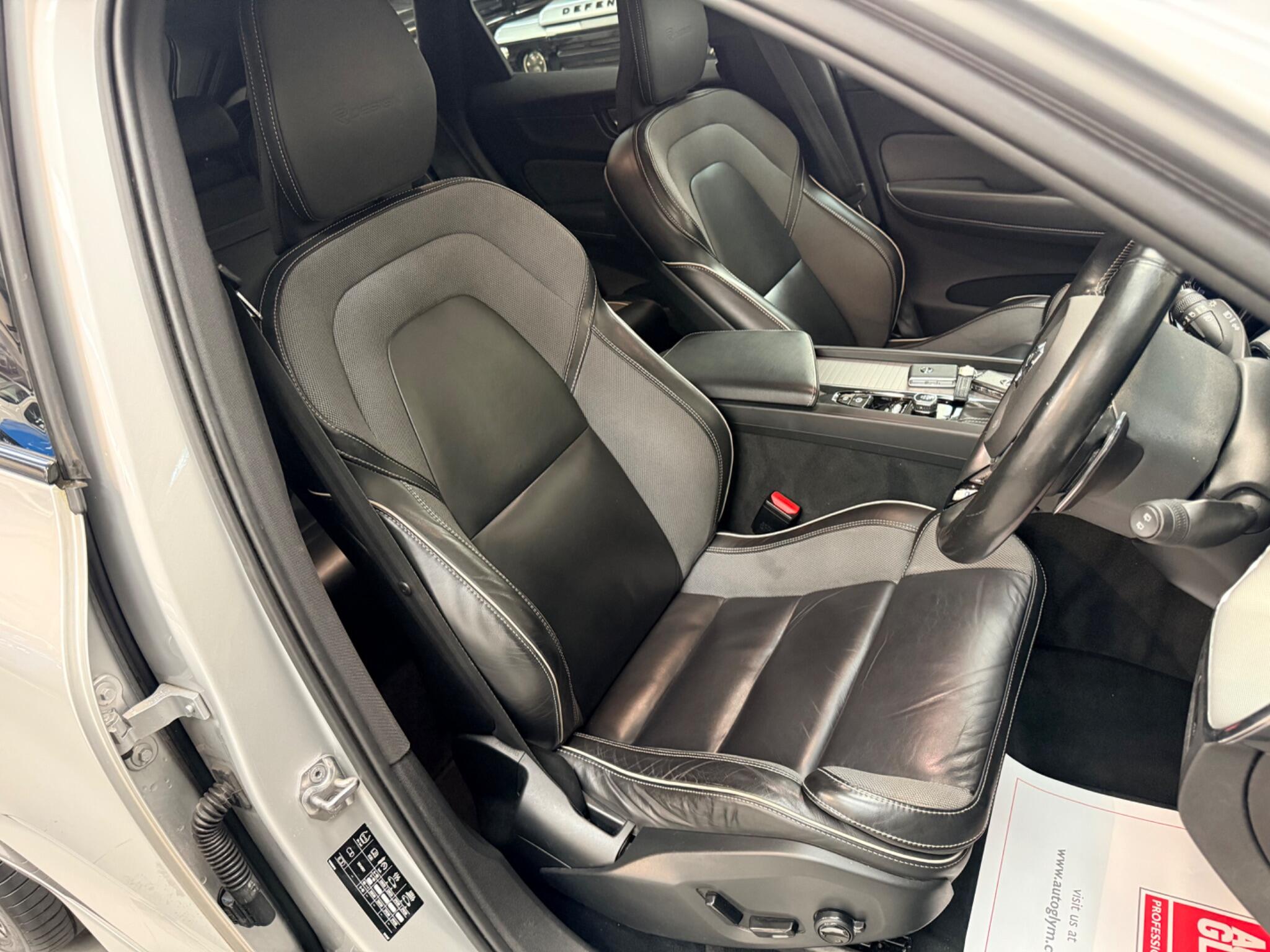 Volvo XC60 view 21