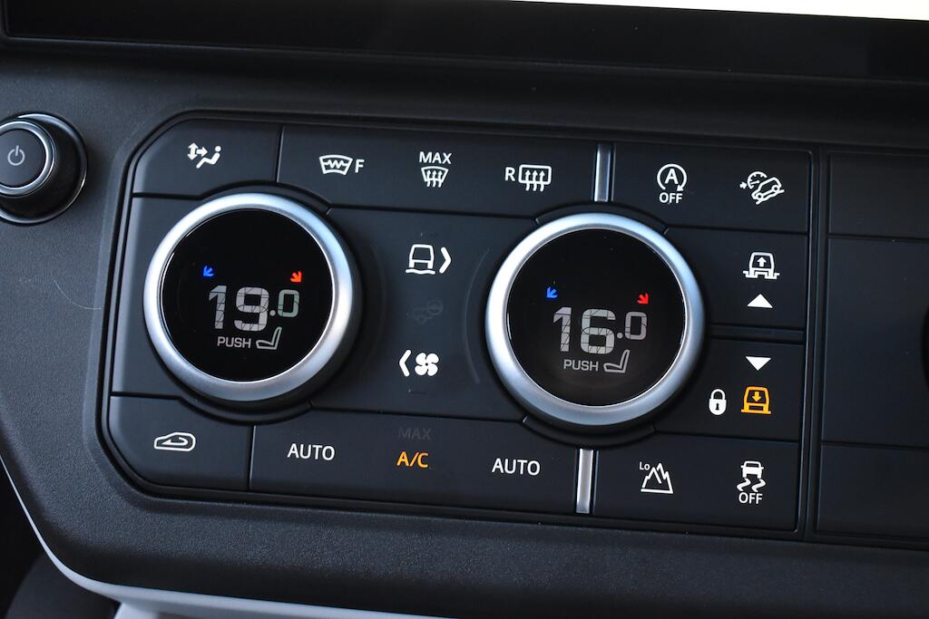 Land Rover Defender view 60
