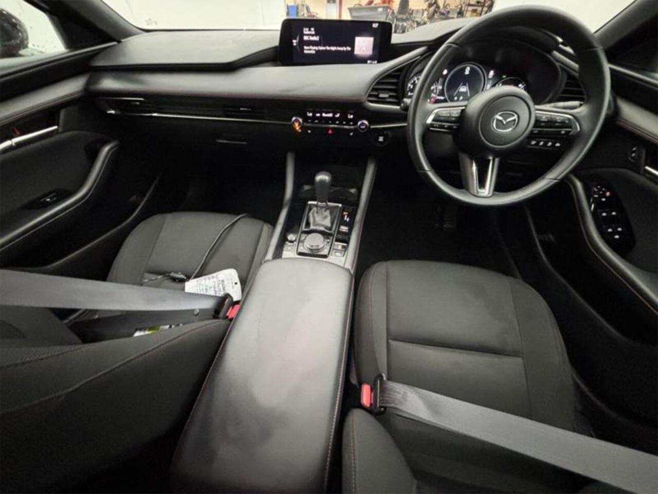 Mazda Mazda3 view 4