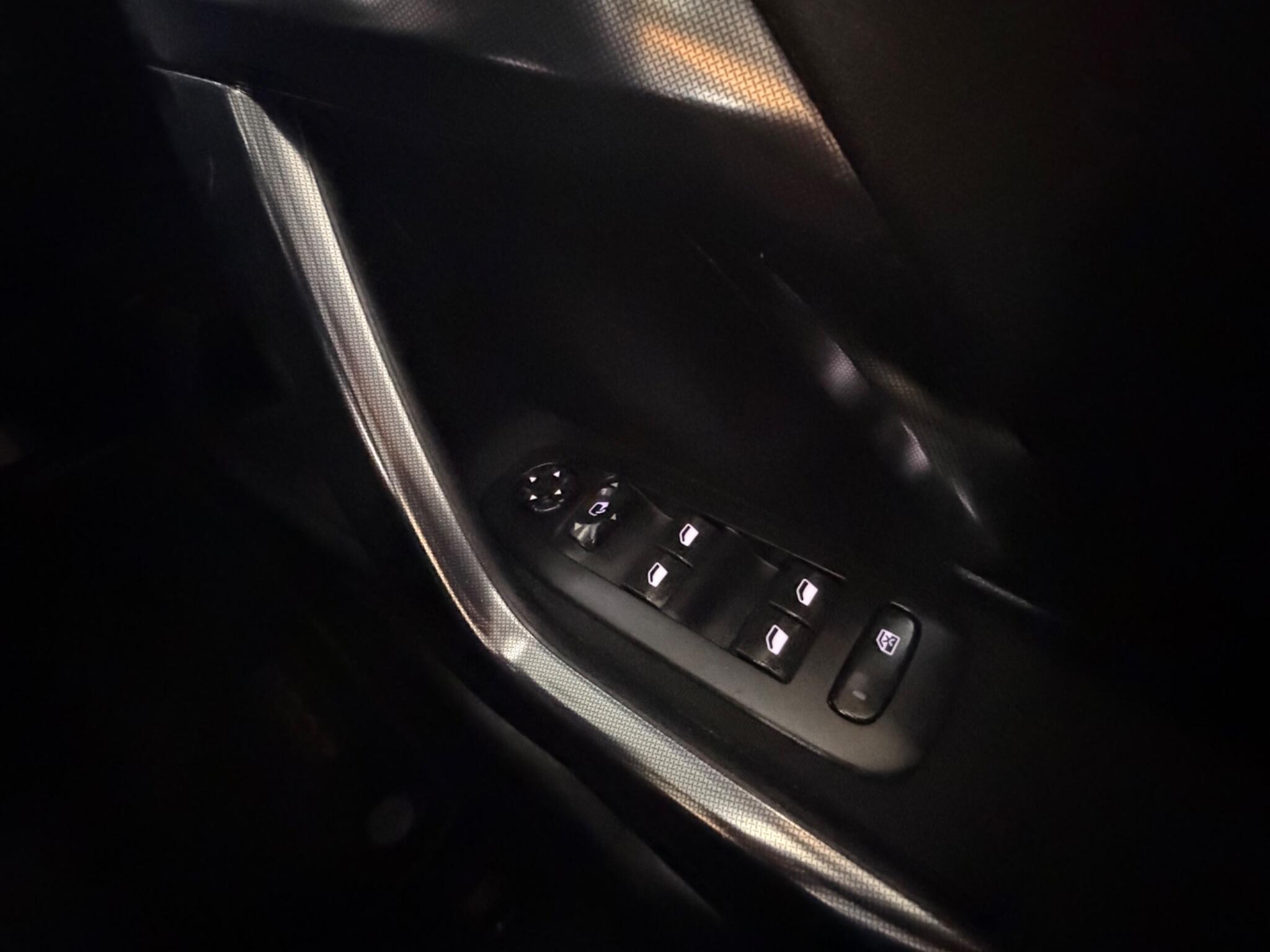 Peugeot 2008 view 39