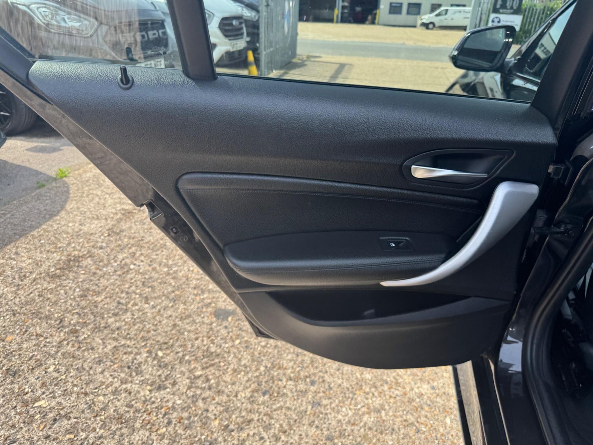BMW 1 Series view 43