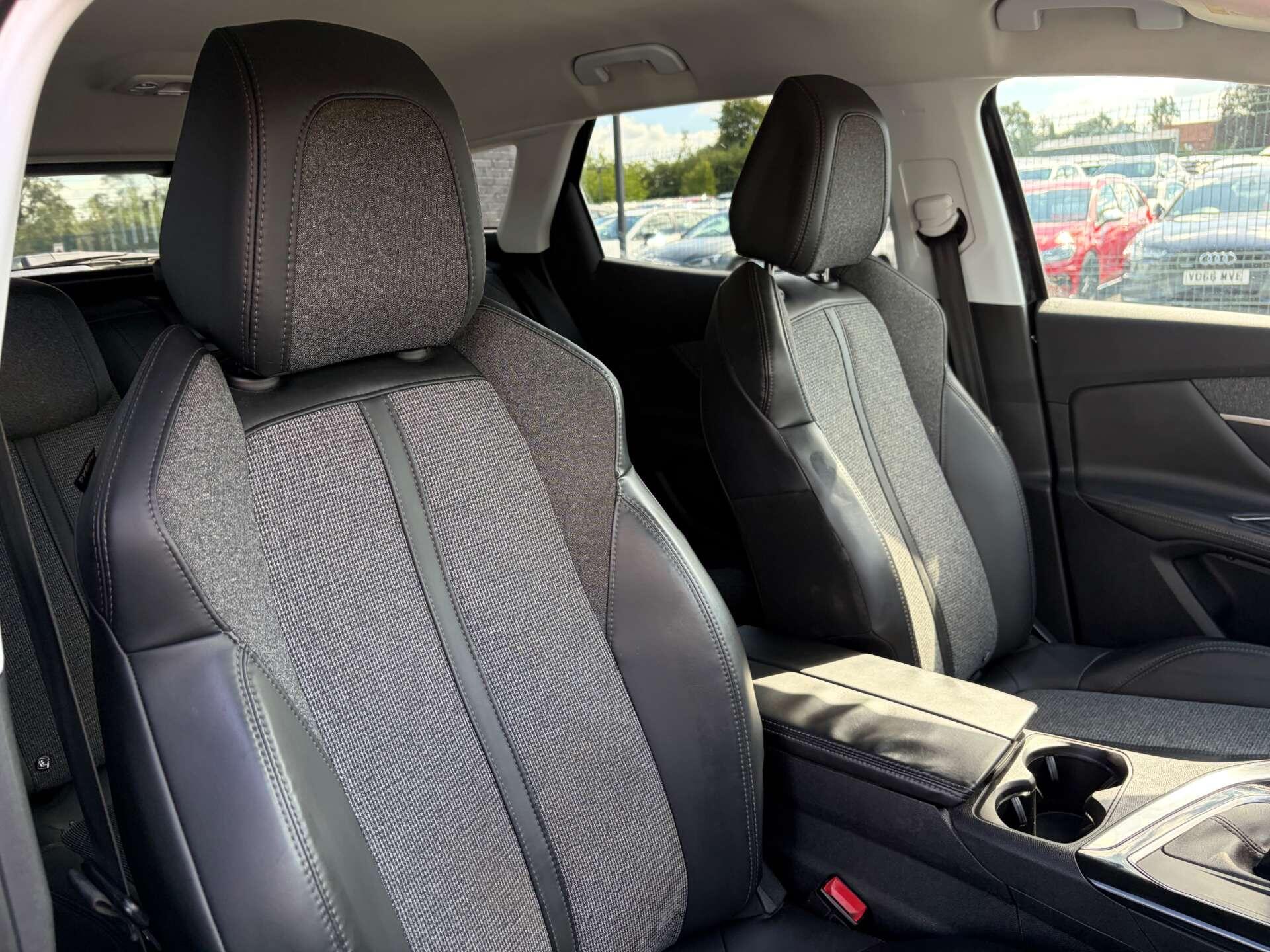 Peugeot 3008 view 36