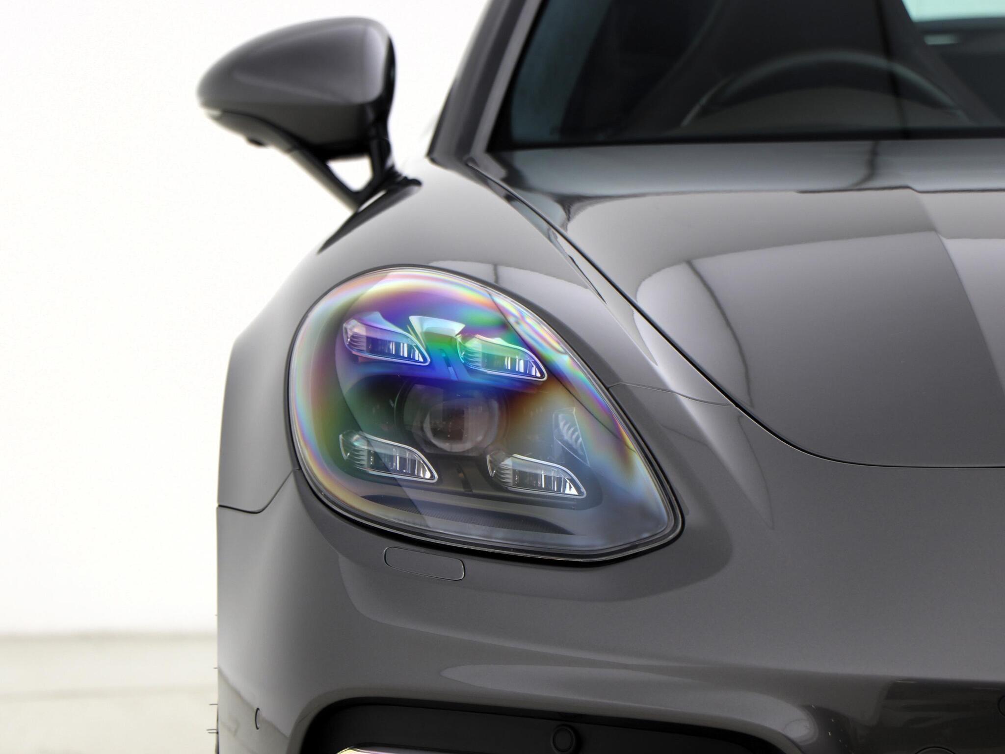 Porsche Panamera view 11
