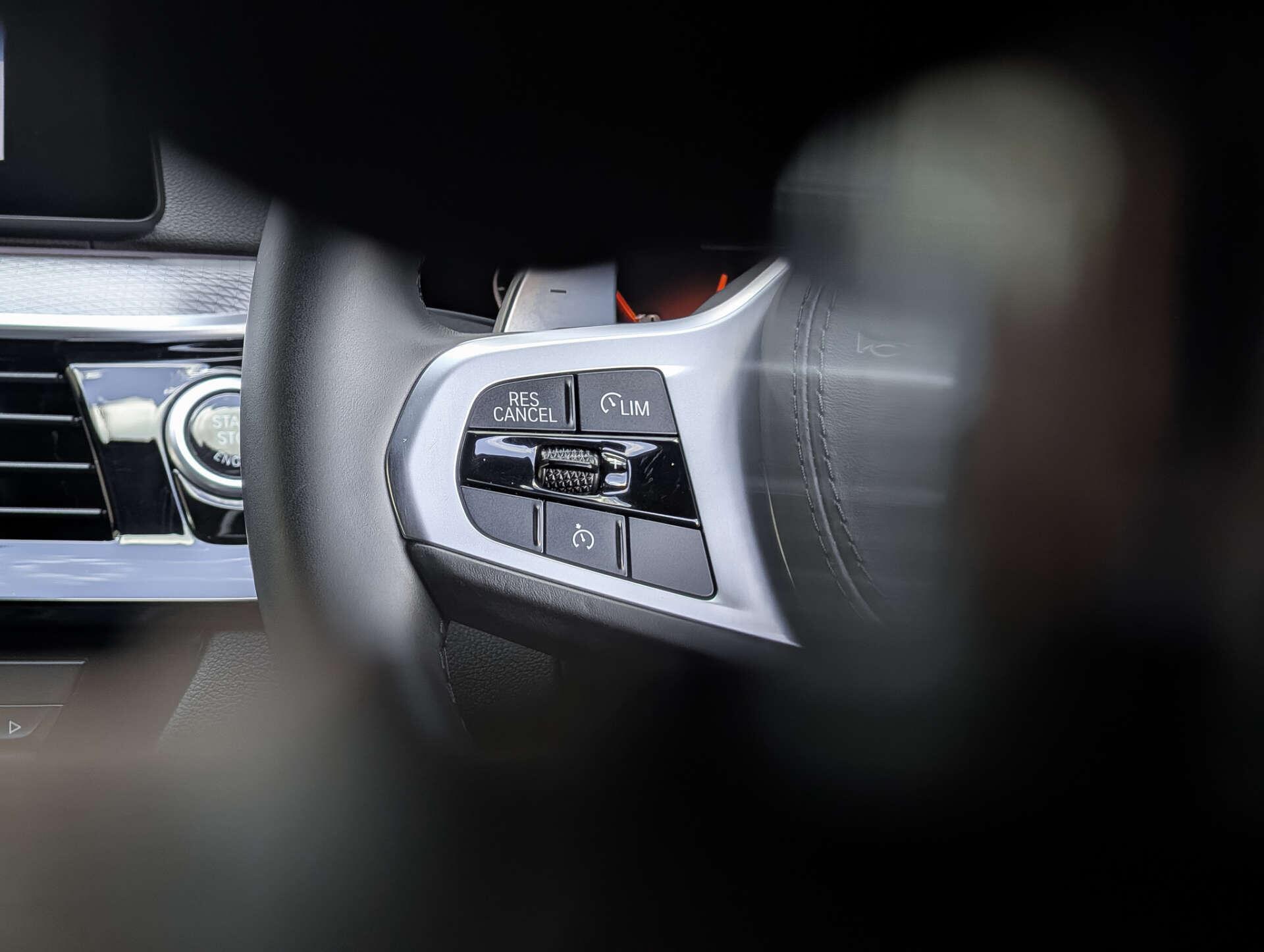BMW 5 Series view 29