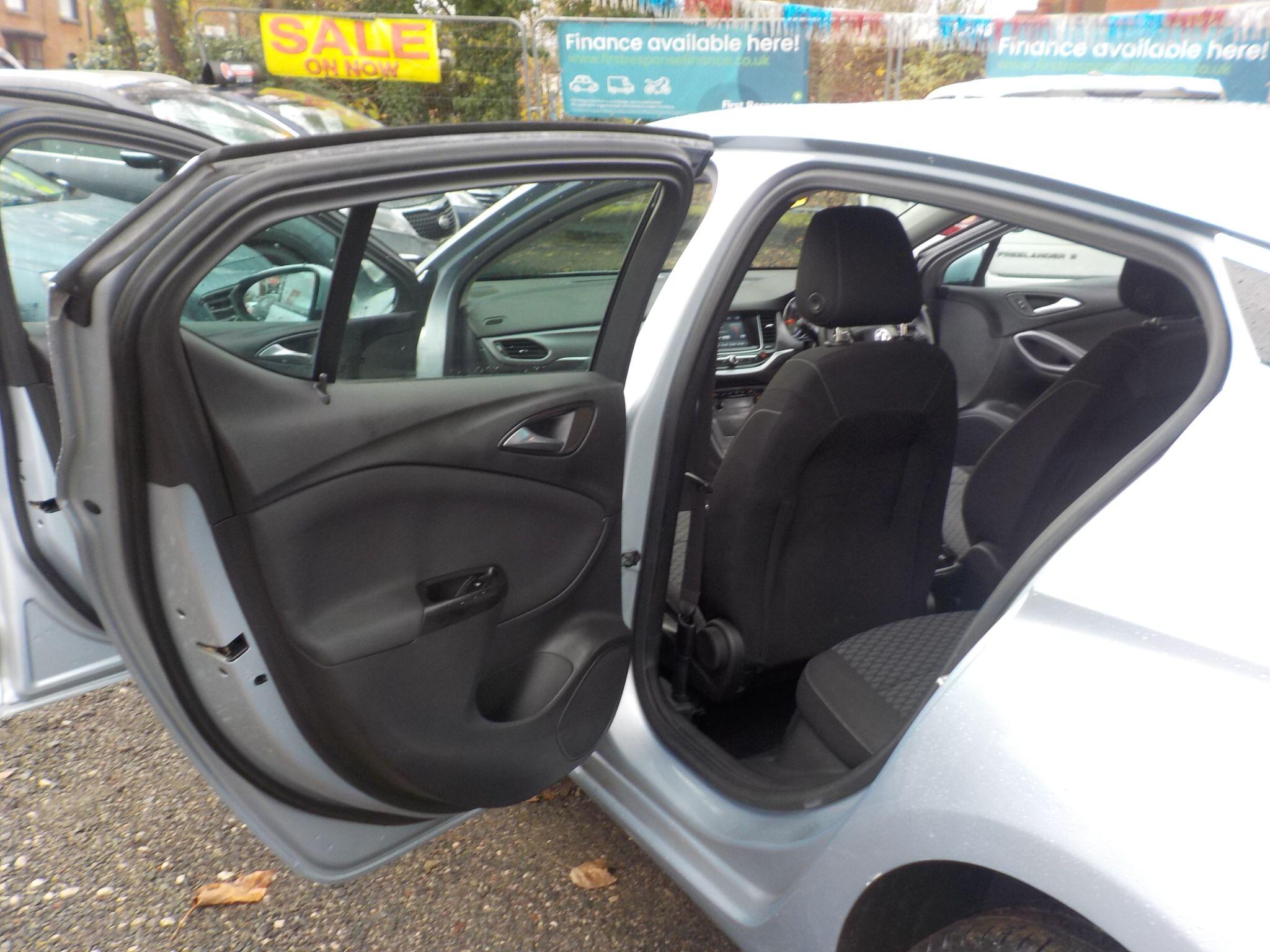 Vauxhall Astra 1.4i Turbo Design Euro 6 5dr